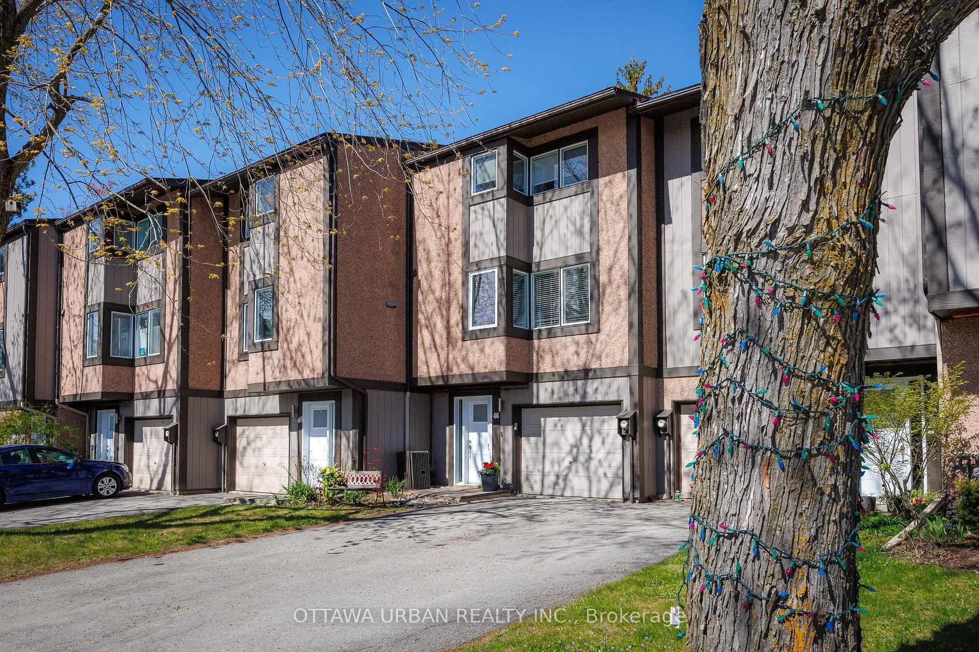 Photo 2 of 46 Reaney Court, Ottawa, Kanata - Beaverbrook — HOMEH