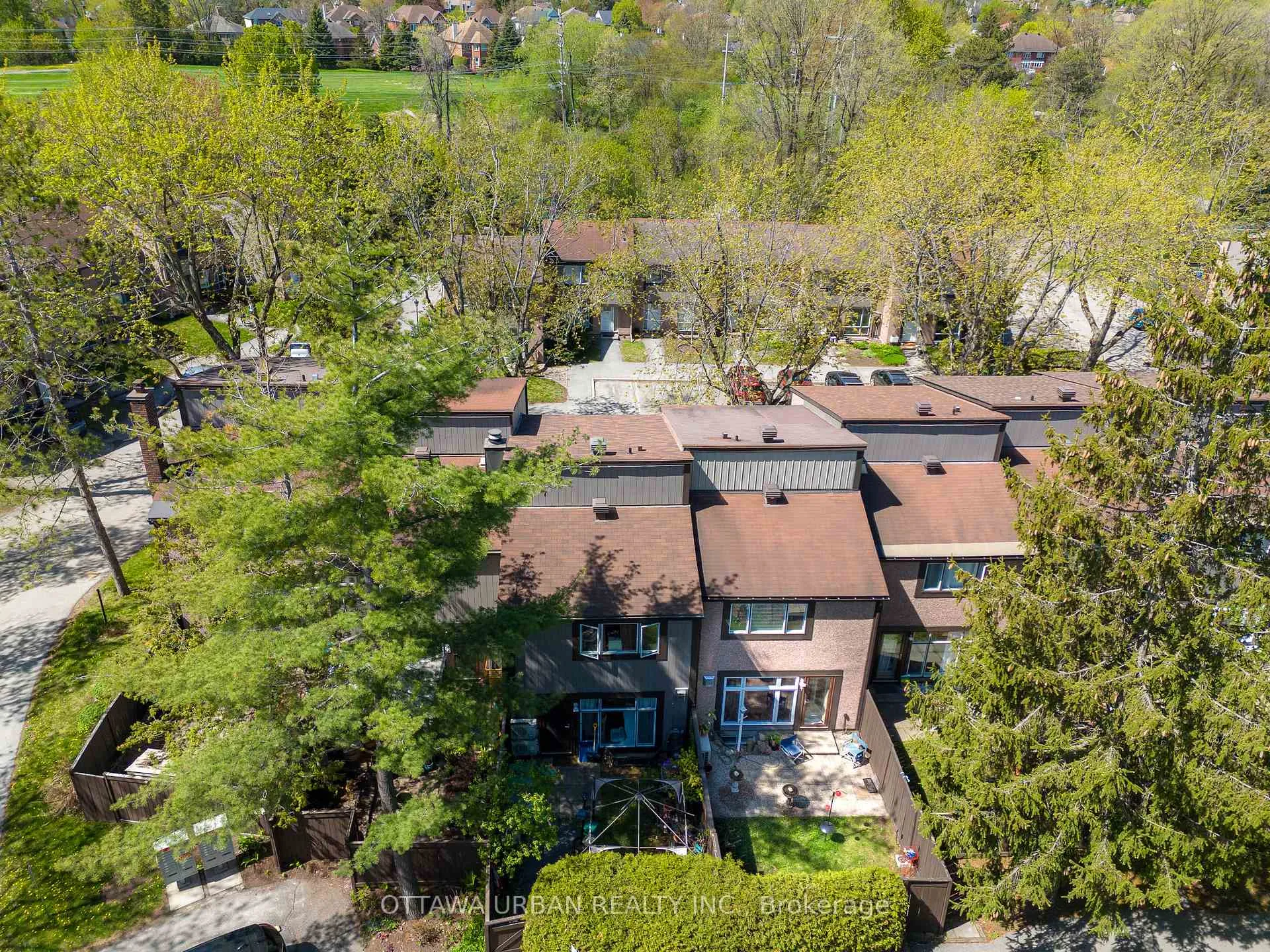 Photo 3 of 46 Reaney Court, Ottawa, Kanata - Beaverbrook — HOMEH