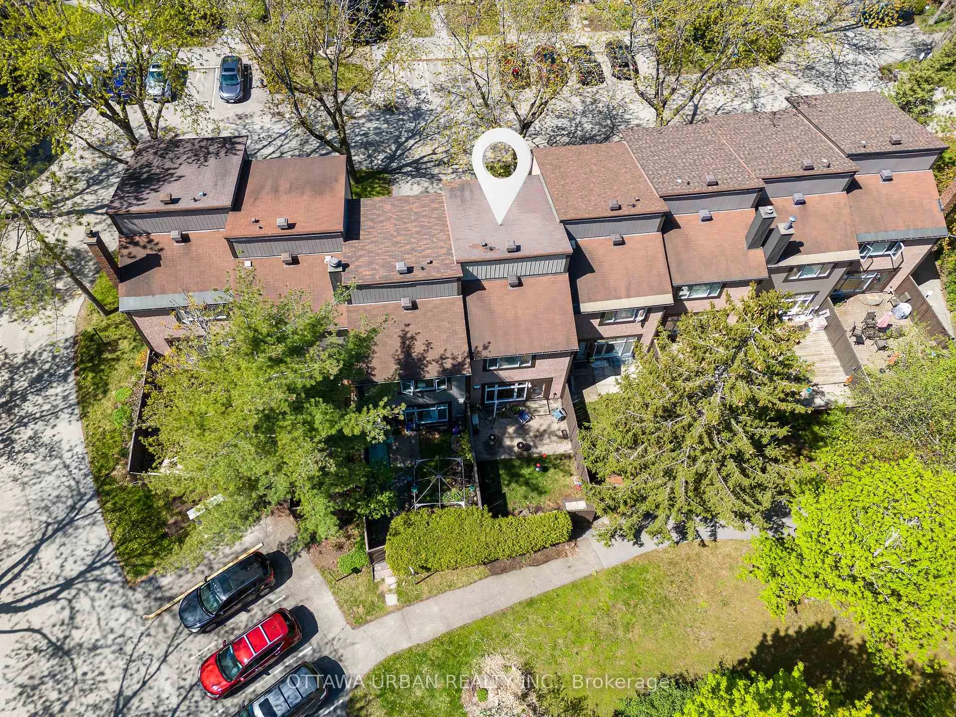 Photo 4 of 46 Reaney Court, Ottawa, Kanata - Beaverbrook — HOMEH