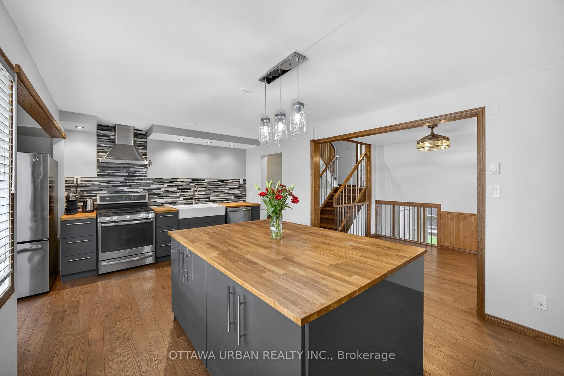 Photo 24 of 46 Reaney Court, Ottawa, Kanata - Beaverbrook — HOMEH