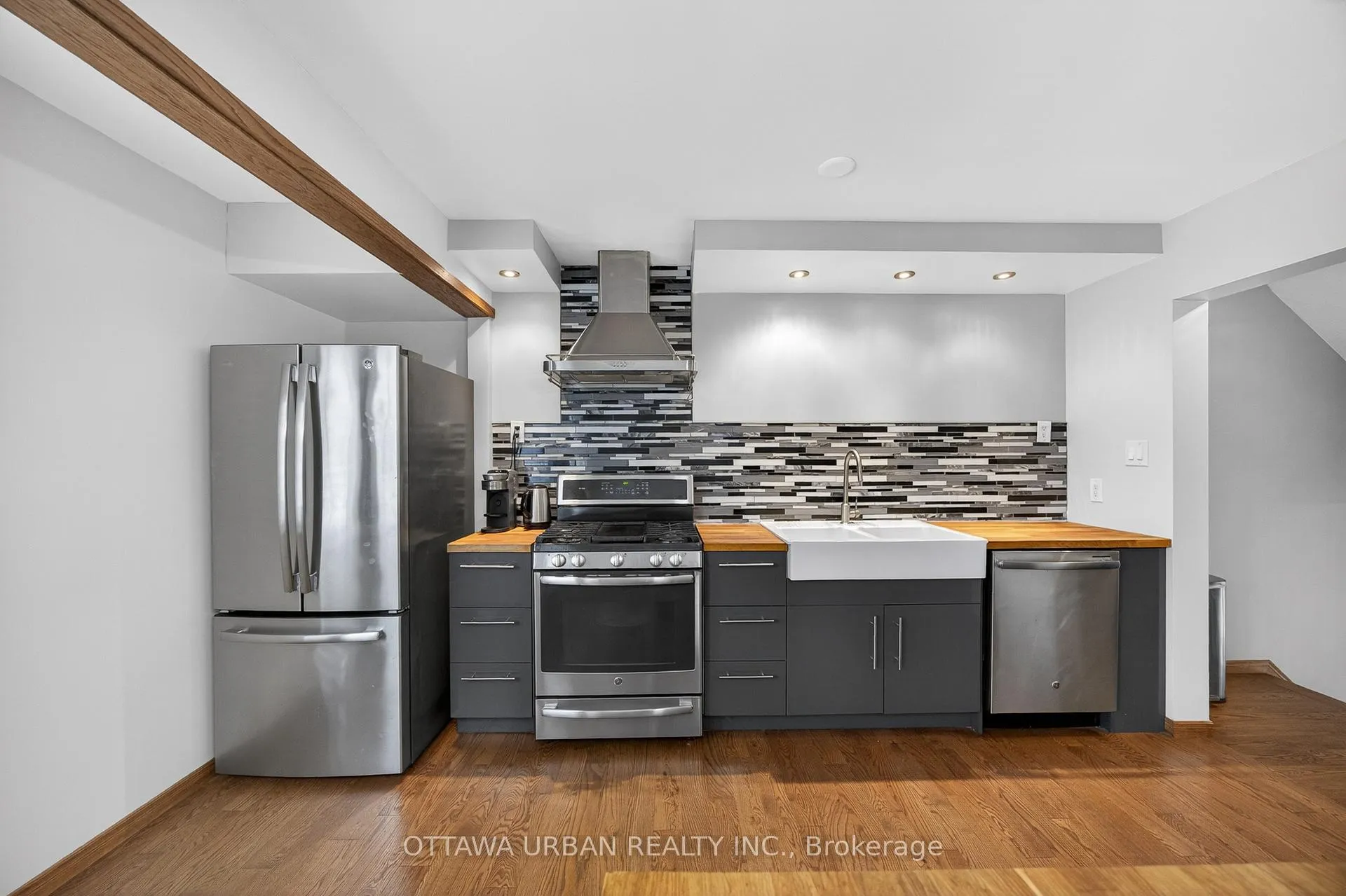 Photo 25 of 46 Reaney Court, Ottawa, Kanata - Beaverbrook — HOMEH