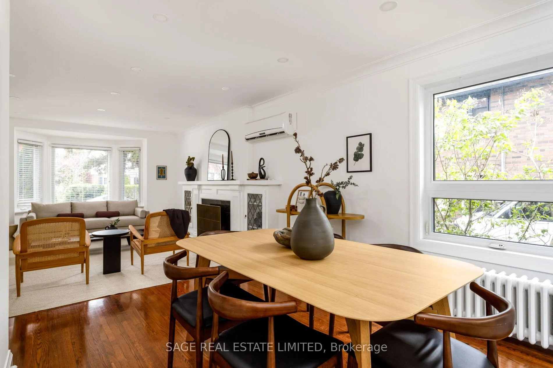 Photo 10 of 25 Cliveden Avenue, Etobicoke, Stonegate-Queensway — HOMEH