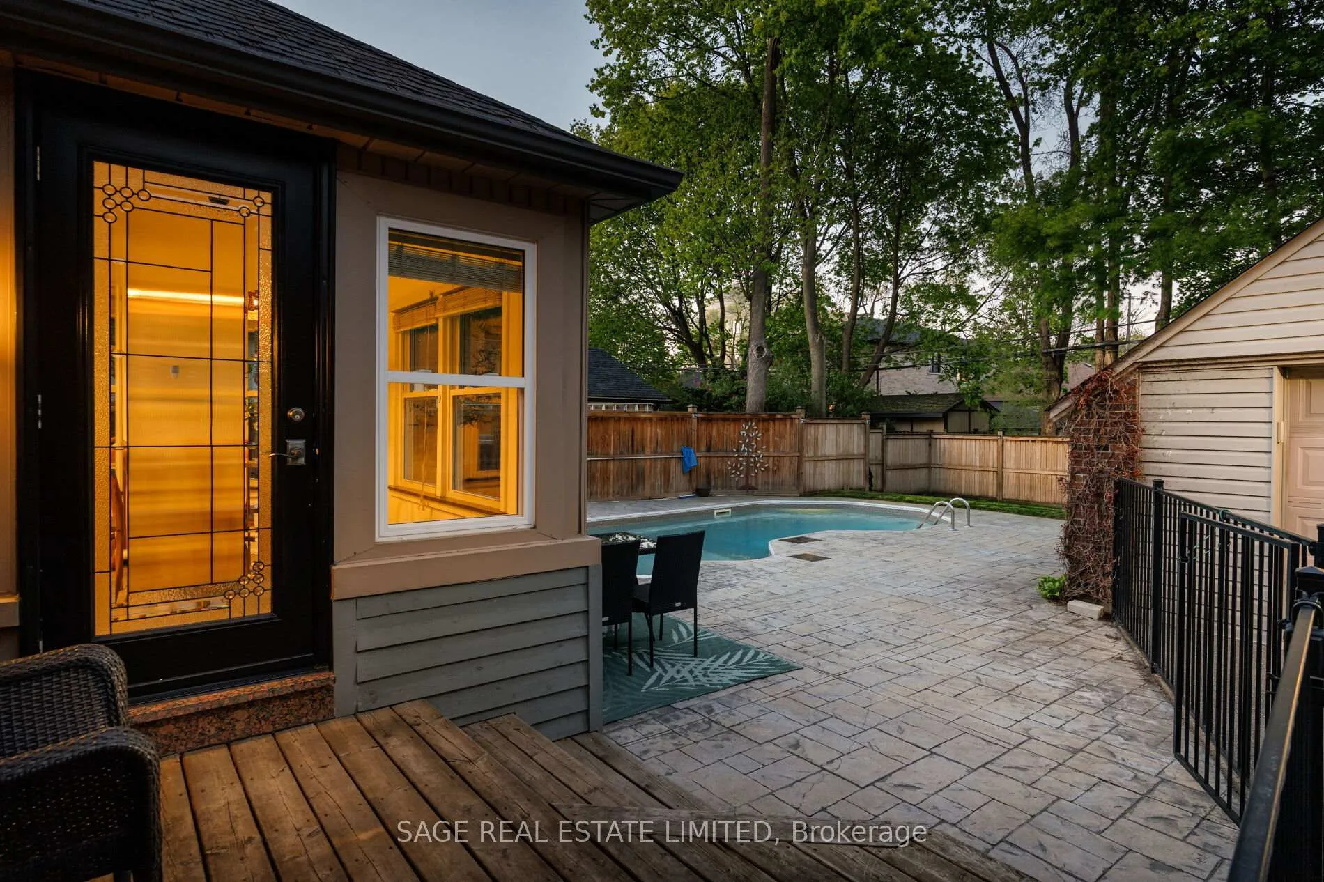 Photo 16 of 25 Cliveden Avenue, Etobicoke, Stonegate-Queensway — HOMEH