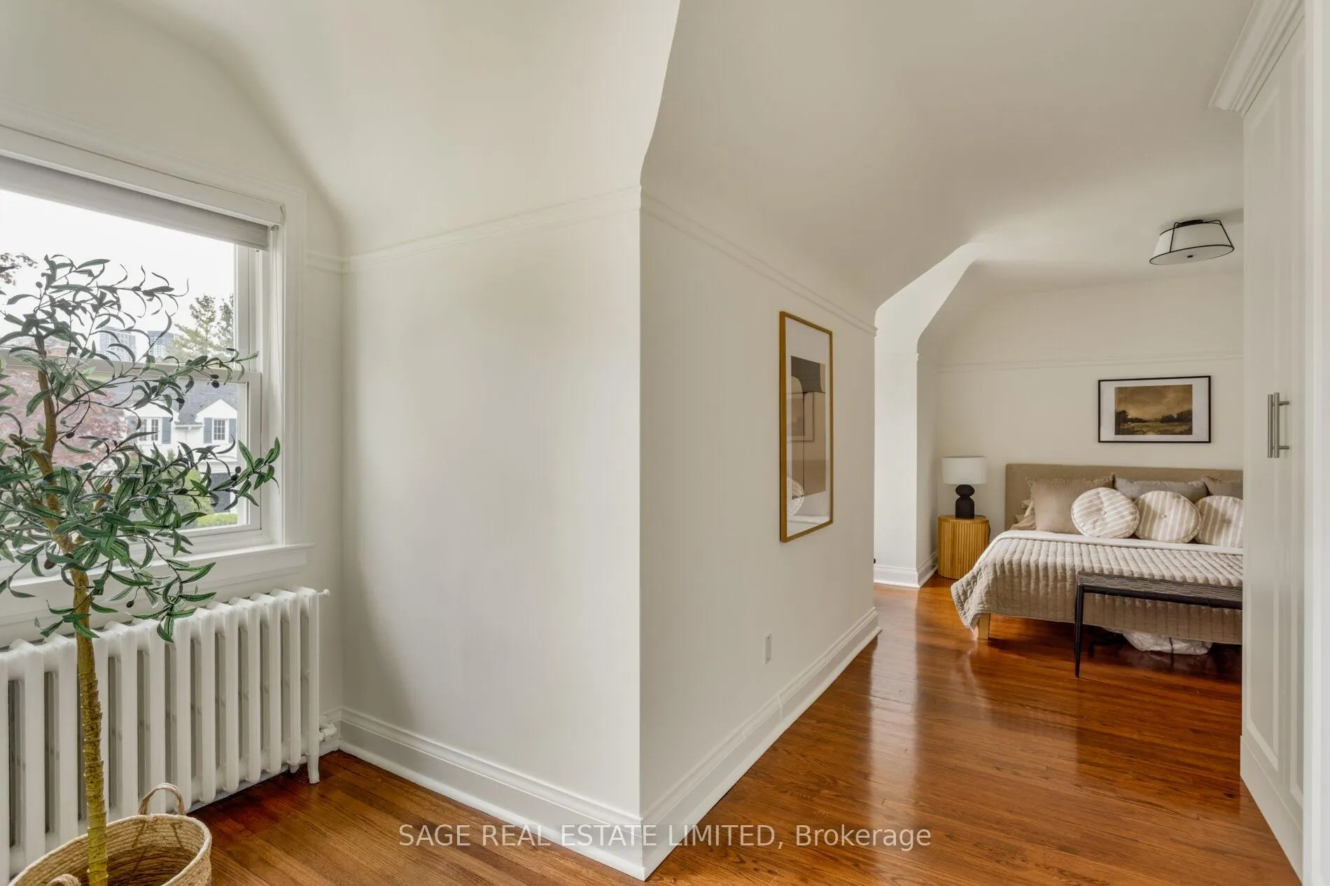 Photo 37 of 25 Cliveden Avenue, Etobicoke, Stonegate-Queensway — HOMEH