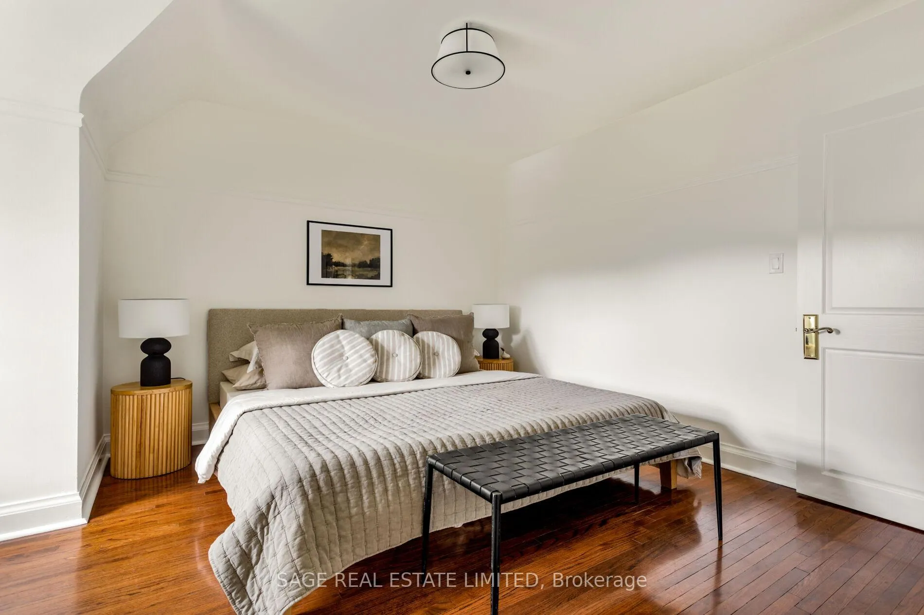 Photo 38 of 25 Cliveden Avenue, Etobicoke, Stonegate-Queensway — HOMEH