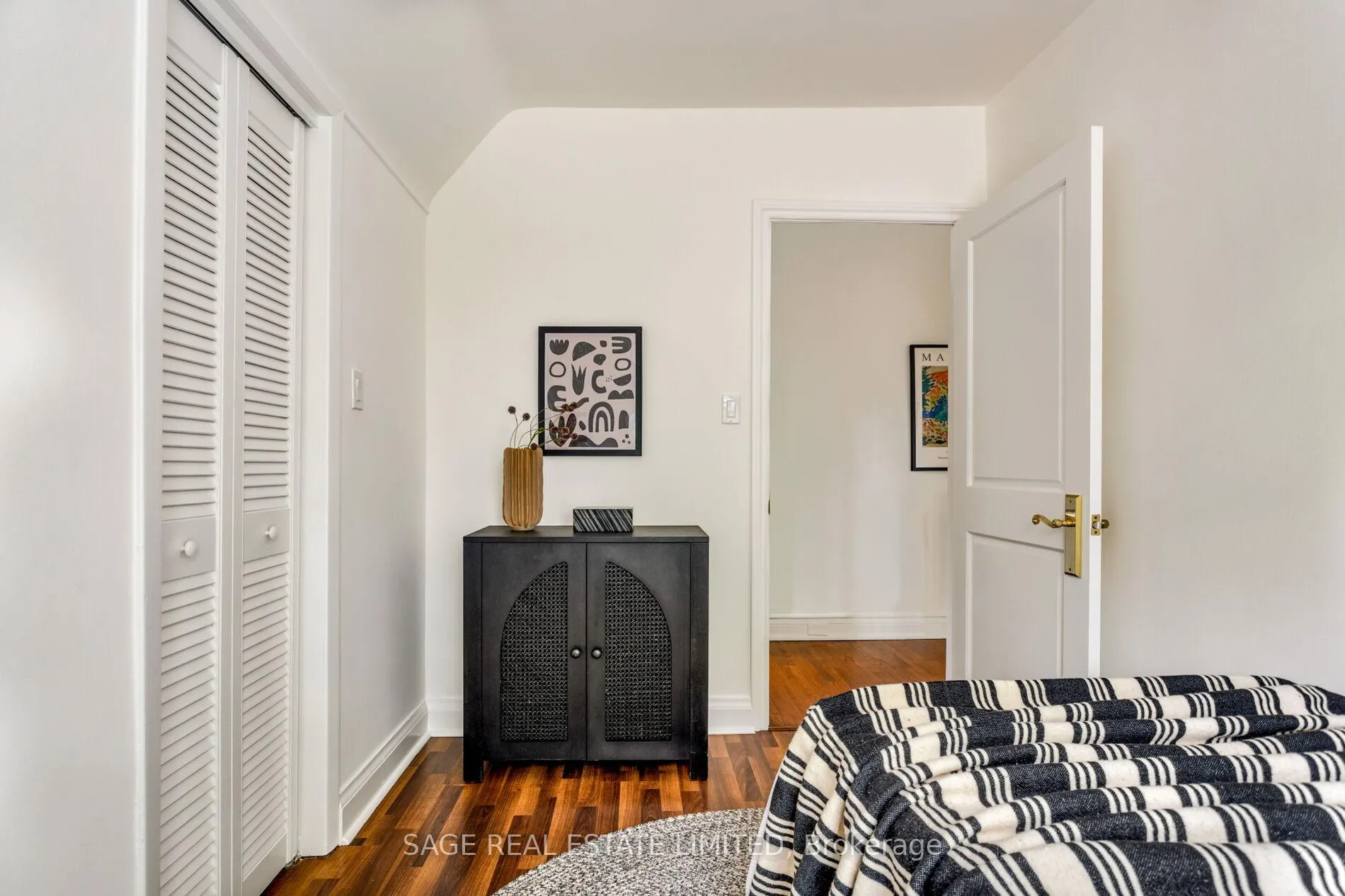 Photo 42 of 25 Cliveden Avenue, Etobicoke, Stonegate-Queensway — HOMEH