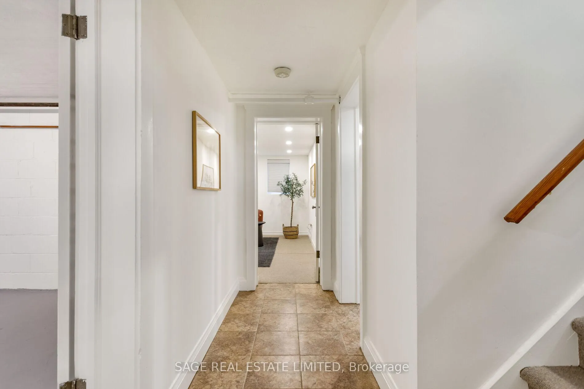 Photo 43 of 25 Cliveden Avenue, Etobicoke, Stonegate-Queensway — HOMEH
