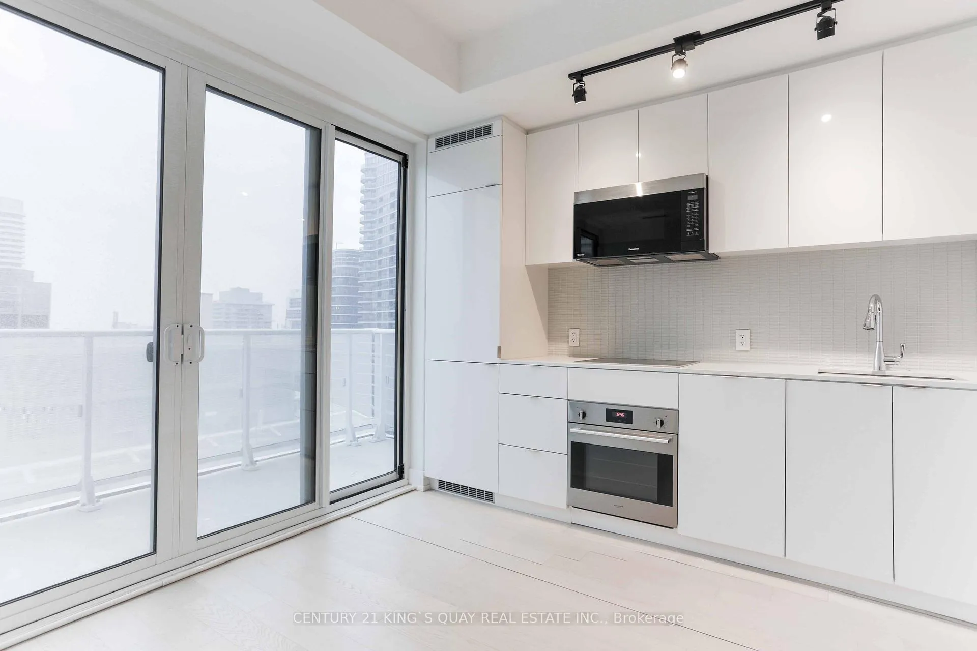 Front of Unit 2608, 7 Grenville Street