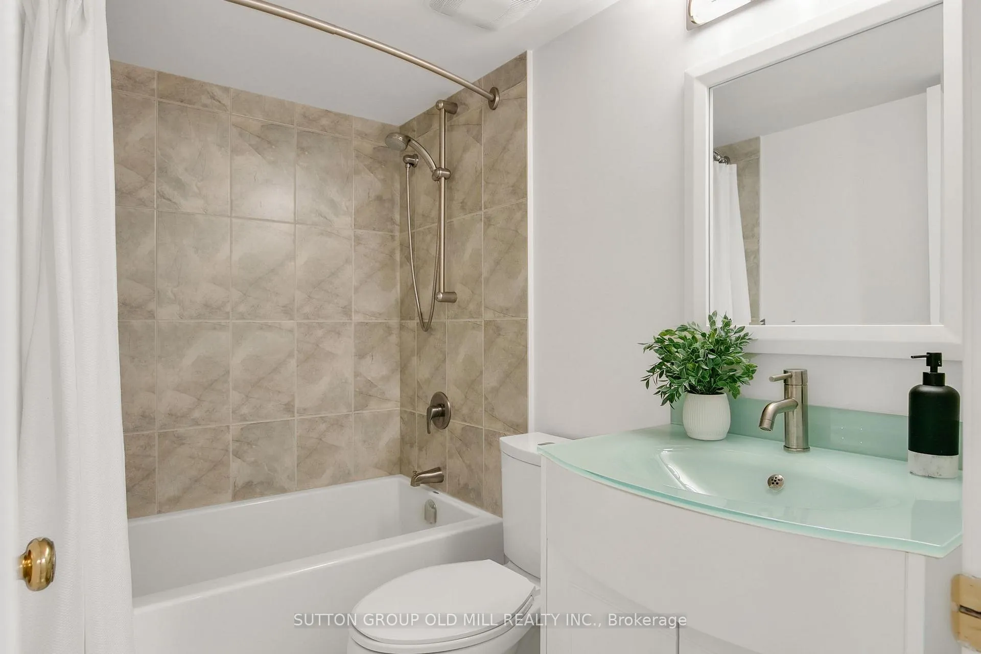 Photo 41 of 267 Windermere Avenue, Toronto, High Park-Swansea — HOMEH