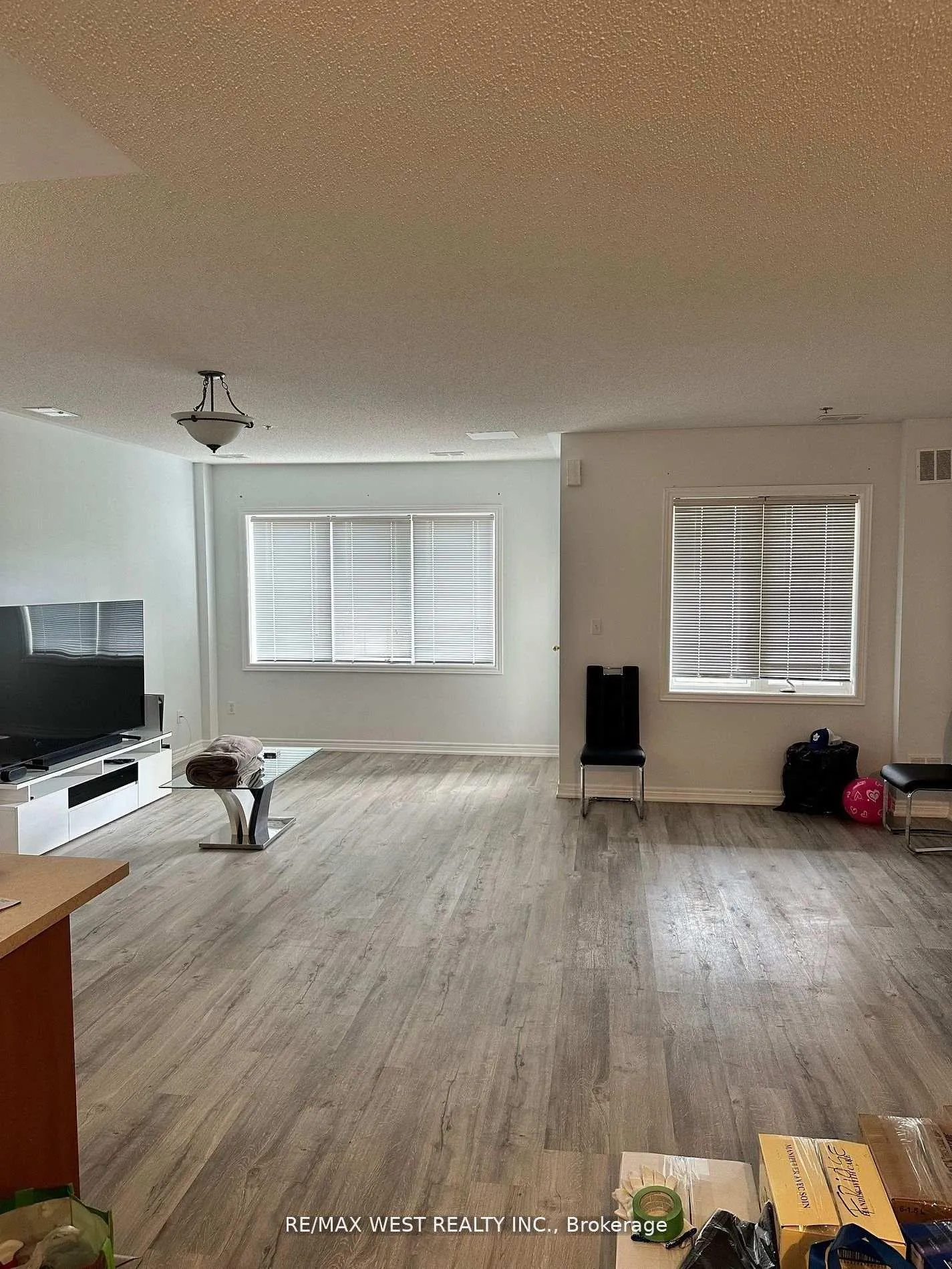 Photo 2 of Unit 211, 9441 Jane Street, Vaughan, Maple — HOMEH