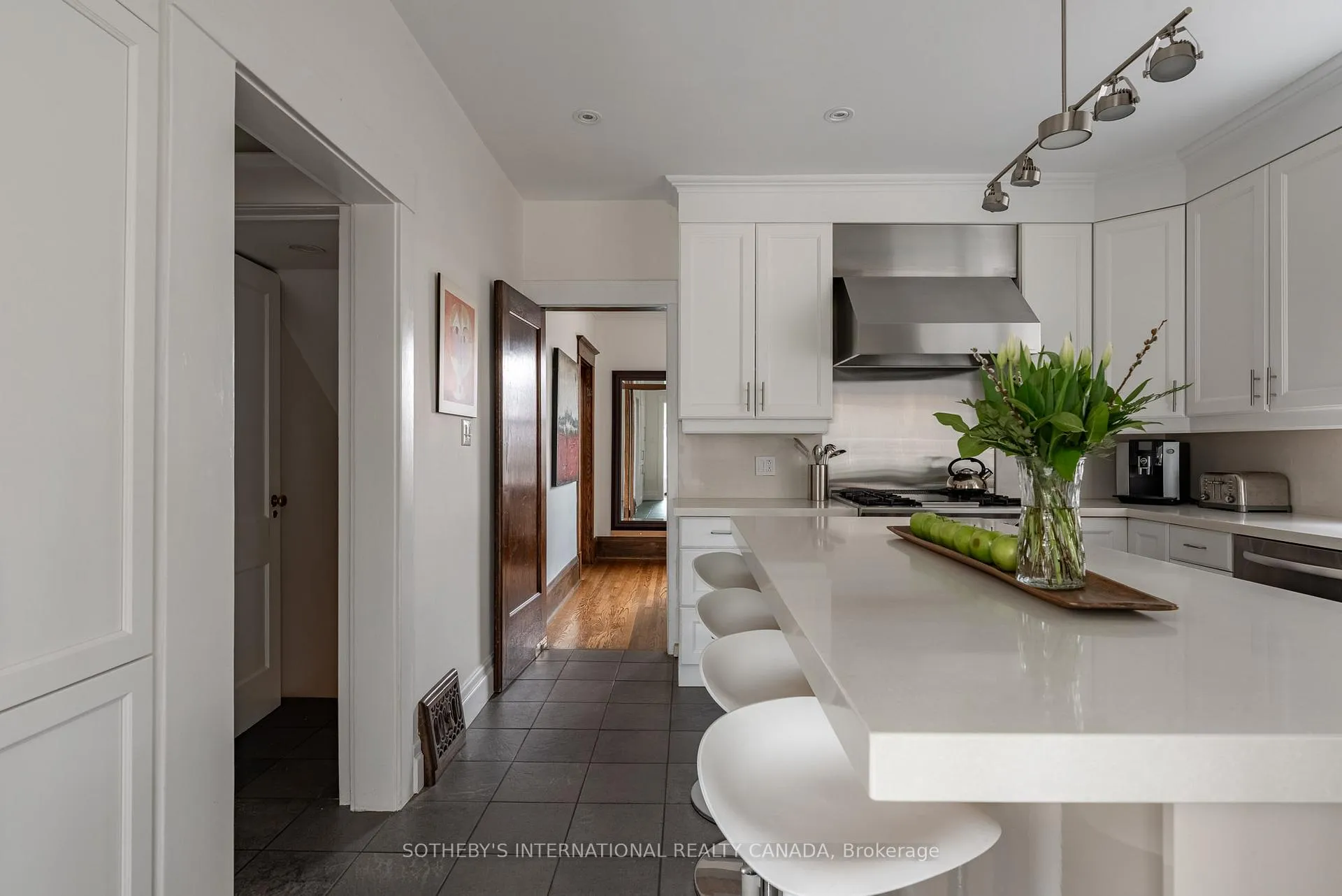 Photo 7 of 77 Catherine Avenue, Aurora, Aurora Village — HOMEH
