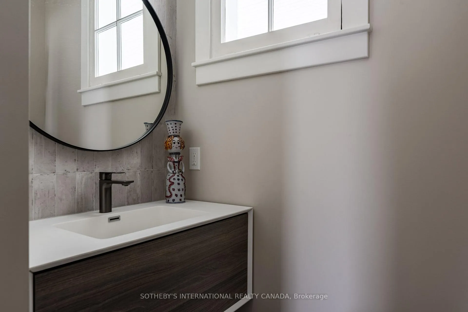 Photo 11 of 77 Catherine Avenue, Aurora, Aurora Village — HOMEH