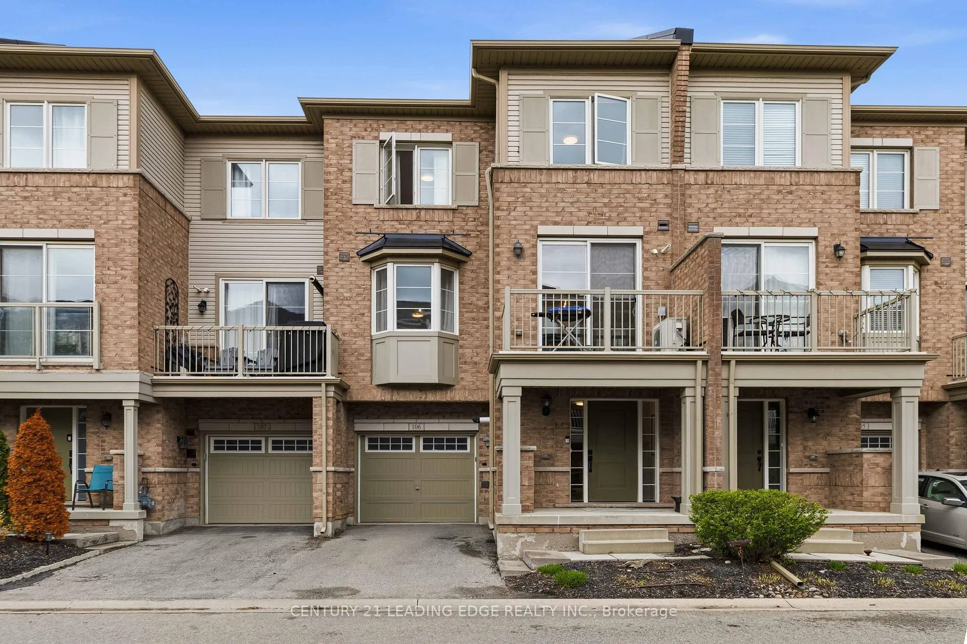 Front of Unit 106, 165 Hampshire Way