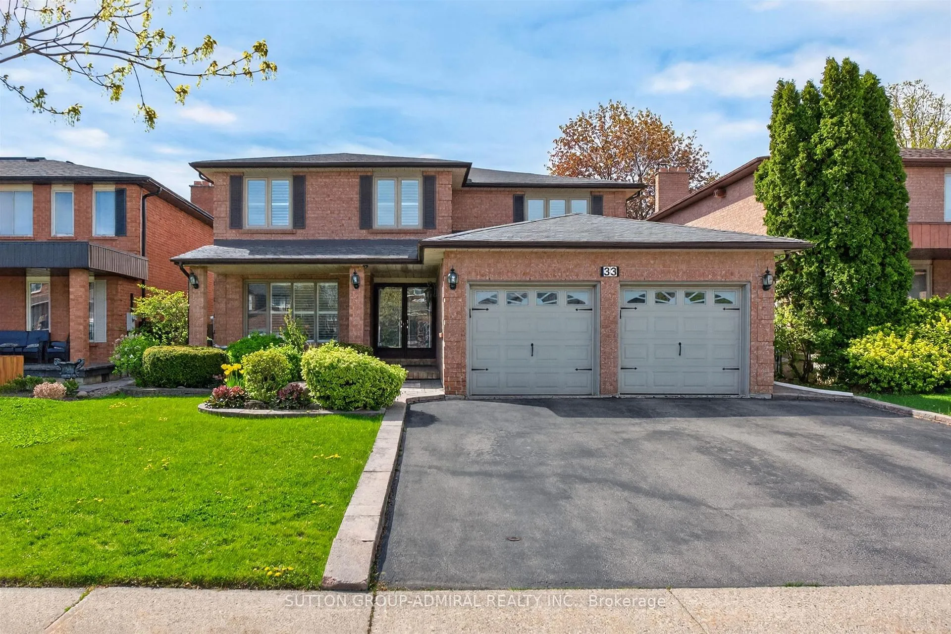 Photo 2 of 33 Triton Avenue, Vaughan, West Woodbridge — HOMEH
