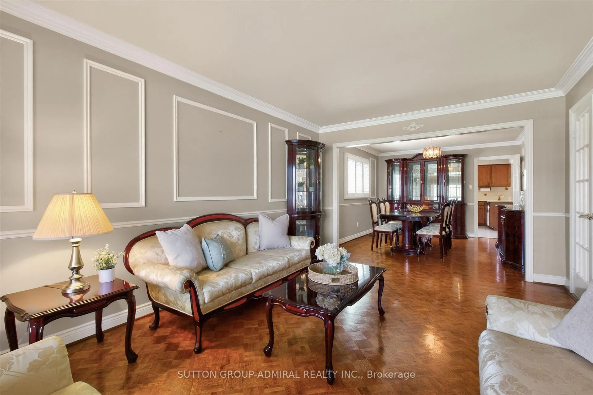 Photo 10 of 33 Triton Avenue, Vaughan, West Woodbridge — HOMEH