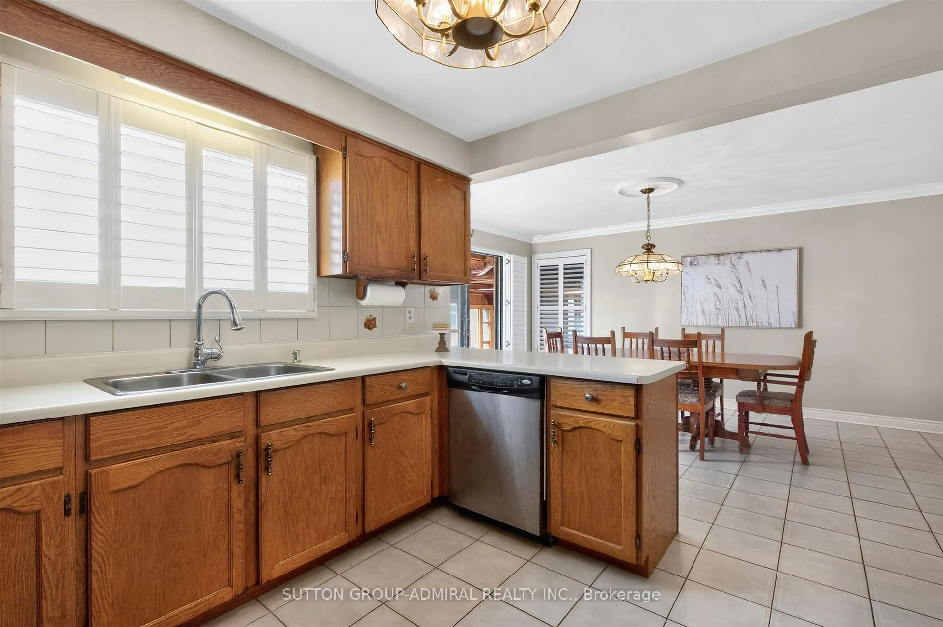 Photo 16 of 33 Triton Avenue, Vaughan, West Woodbridge — HOMEH