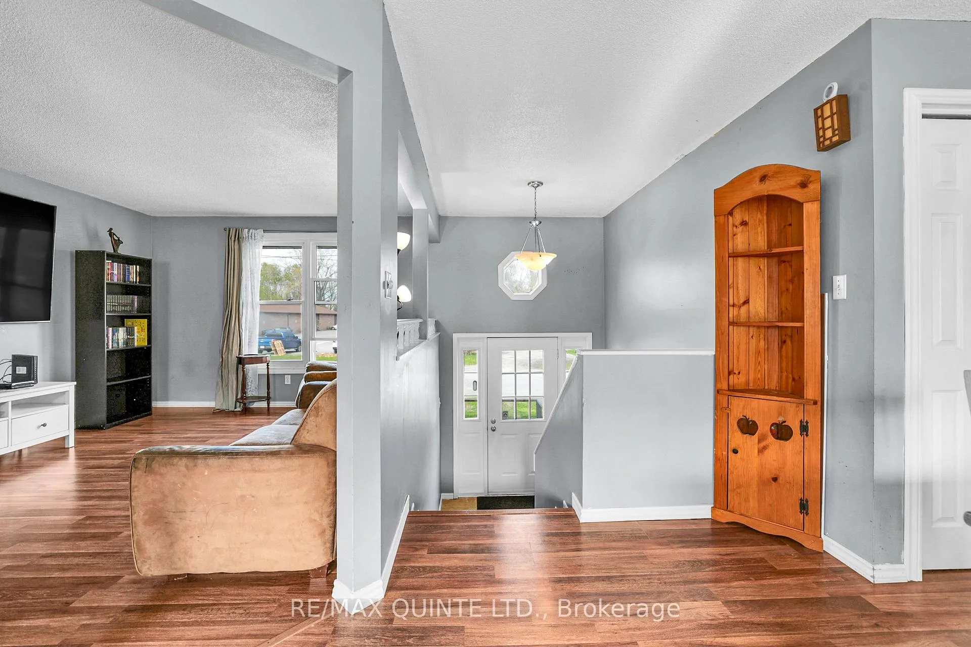 Photo 4 of 62 Dufferin Avenue, Quinte West, Trenton Ward — HOMEH