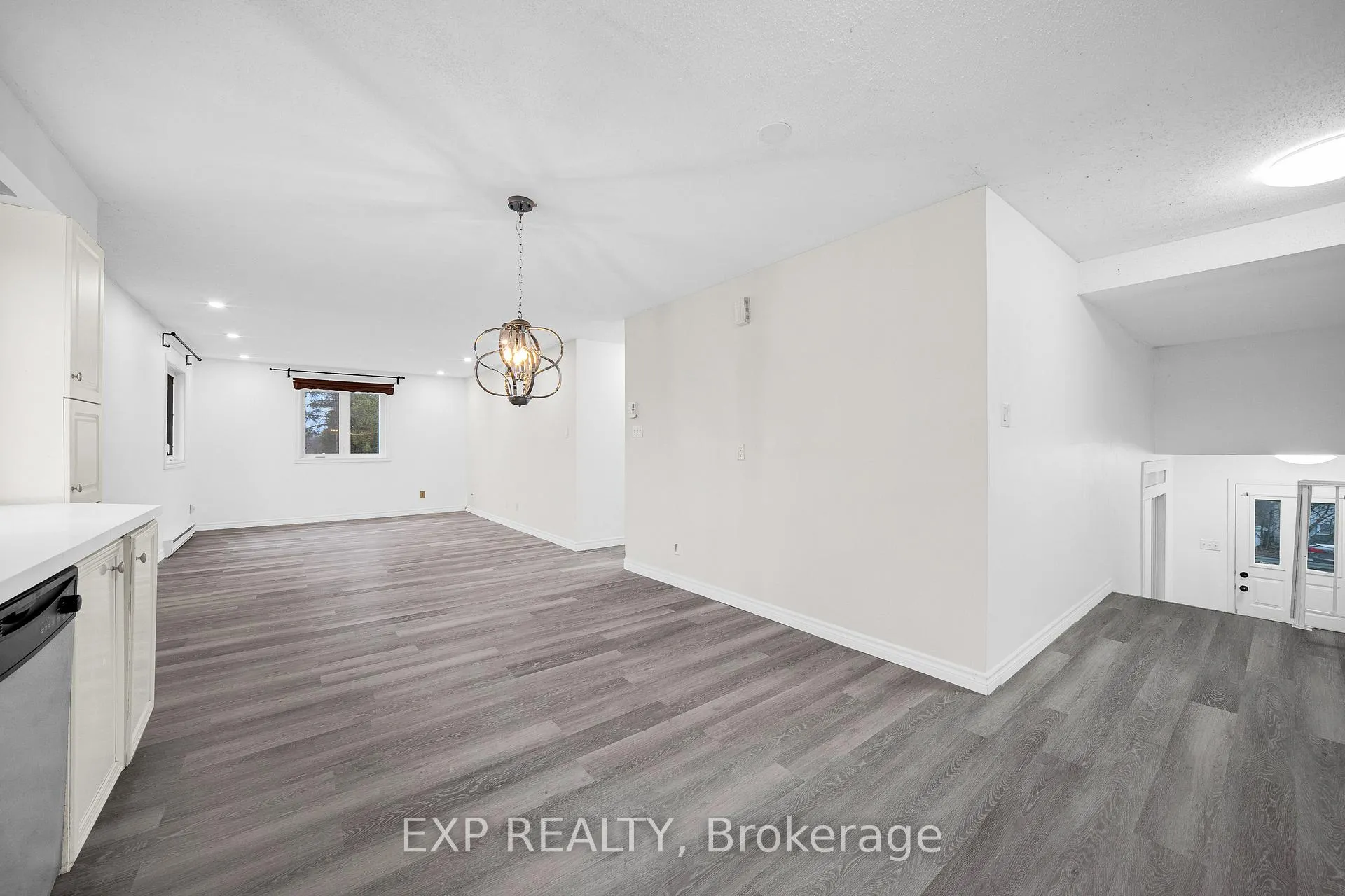 Photo 6 of 98 Castlegreen Private, Ottawa, Hunt Club Park/Greenboro — HOMEH