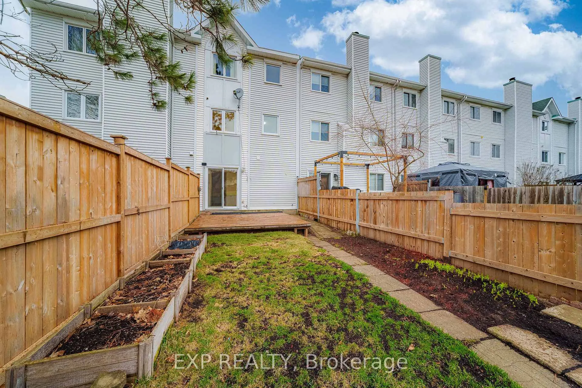 Photo 22 of 98 Castlegreen Private, Ottawa, Hunt Club Park/Greenboro — HOMEH