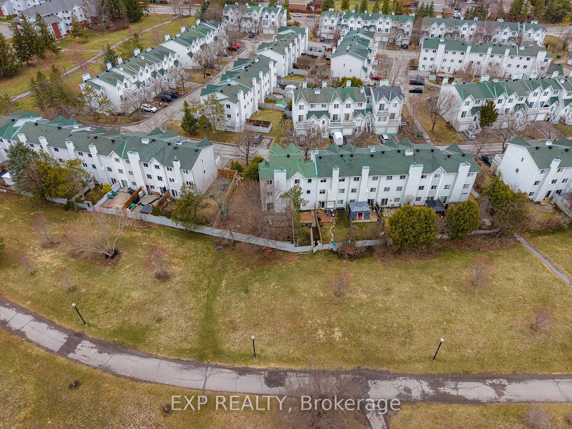 Photo 25 of 98 Castlegreen Private, Ottawa, Hunt Club Park/Greenboro — HOMEH