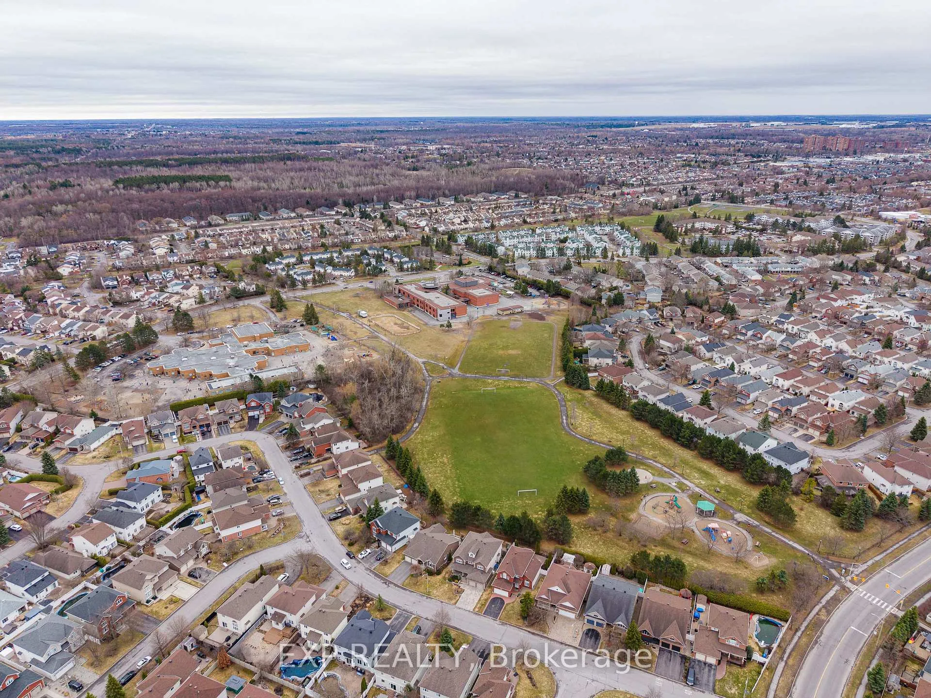 Photo 27 of 98 Castlegreen Private, Ottawa, Hunt Club Park/Greenboro — HOMEH