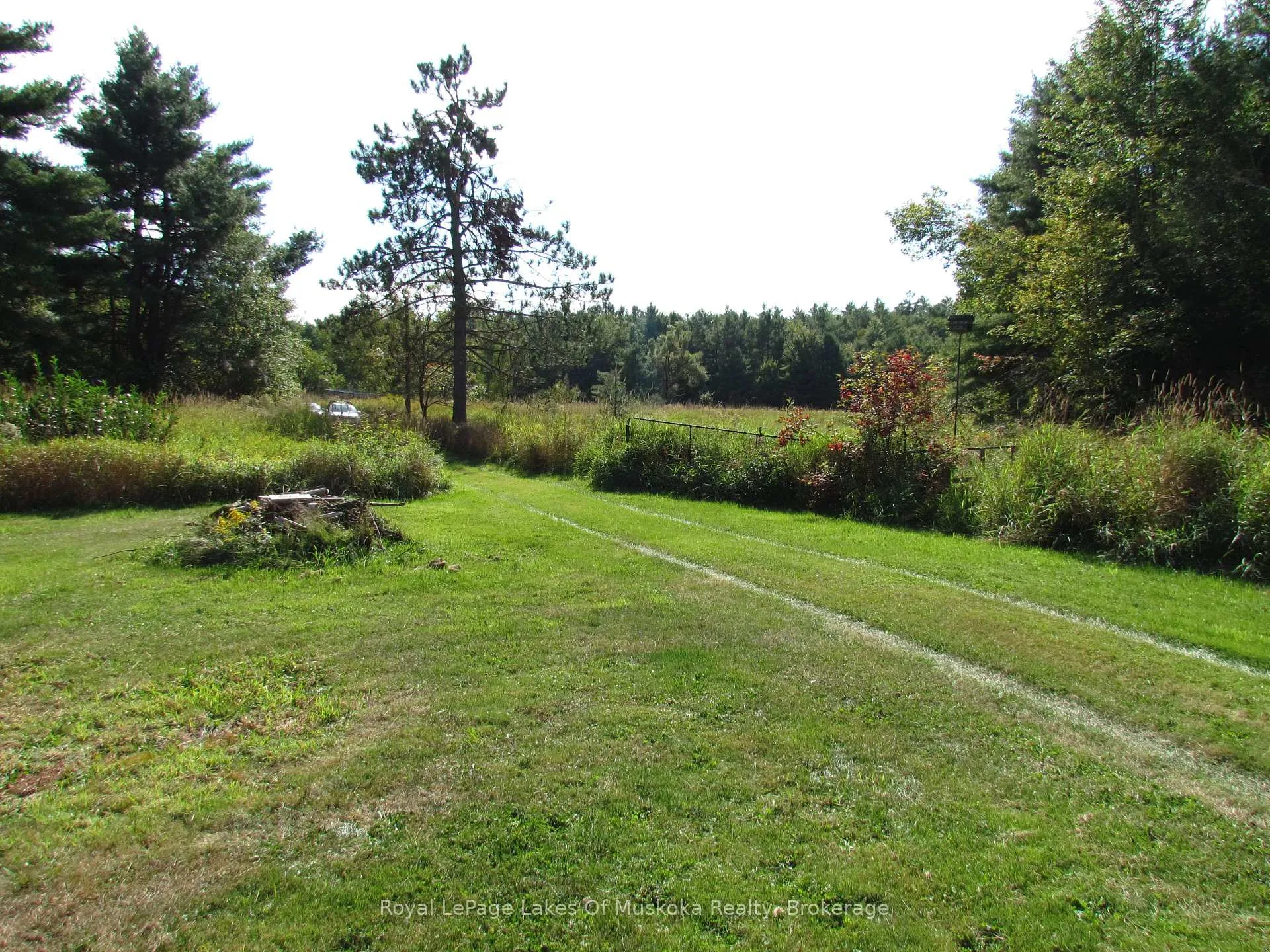 Photo 4 of 1016 Laycox Road, Gravenhurst, Muskoka (S) — HOMEH