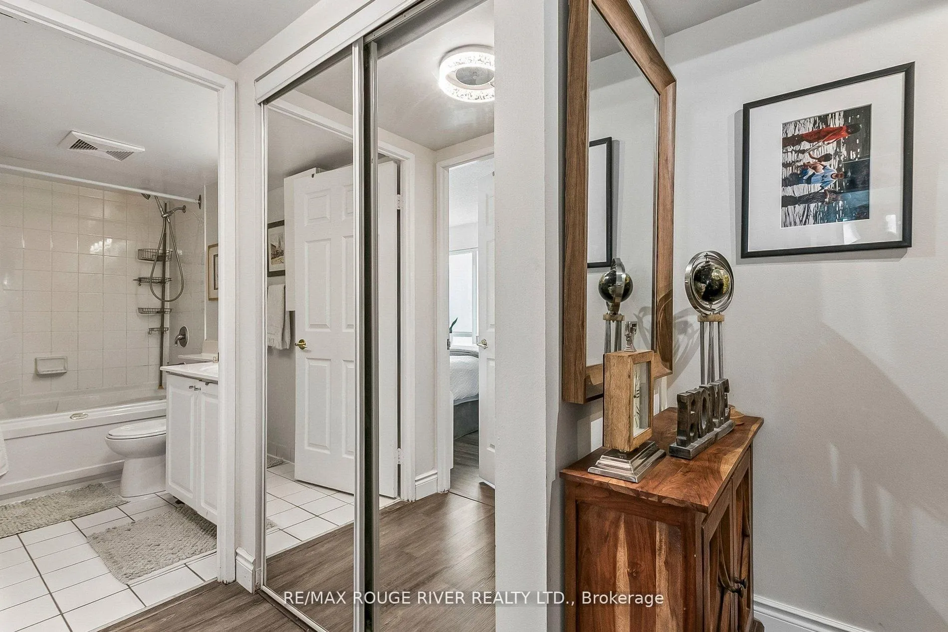 Photo 3 of Unit 1203, 11 Lee Centre Drive, Scarborough, Woburn — HOMEH