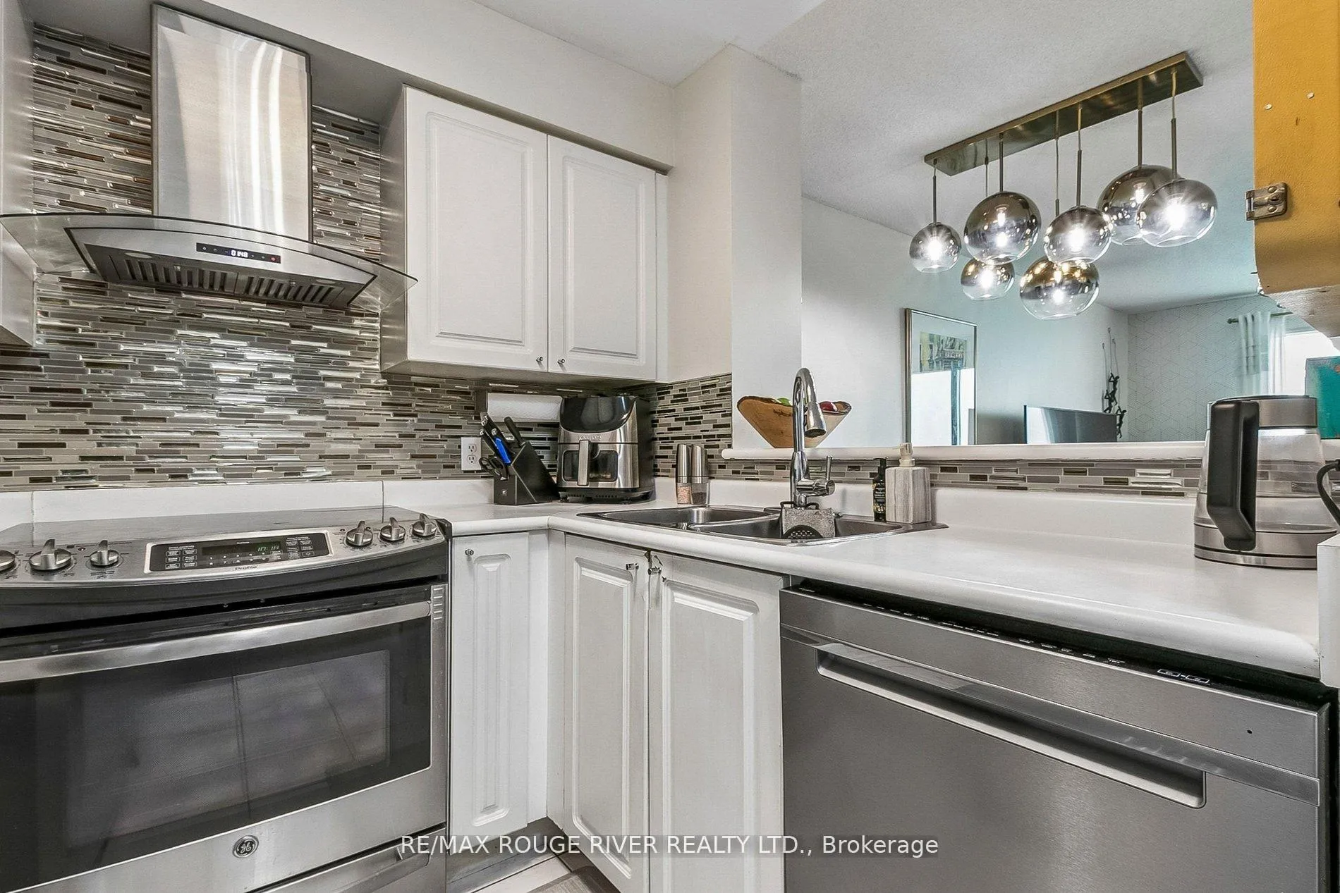 Photo 10 of Unit 1203, 11 Lee Centre Drive, Scarborough, Woburn — HOMEH