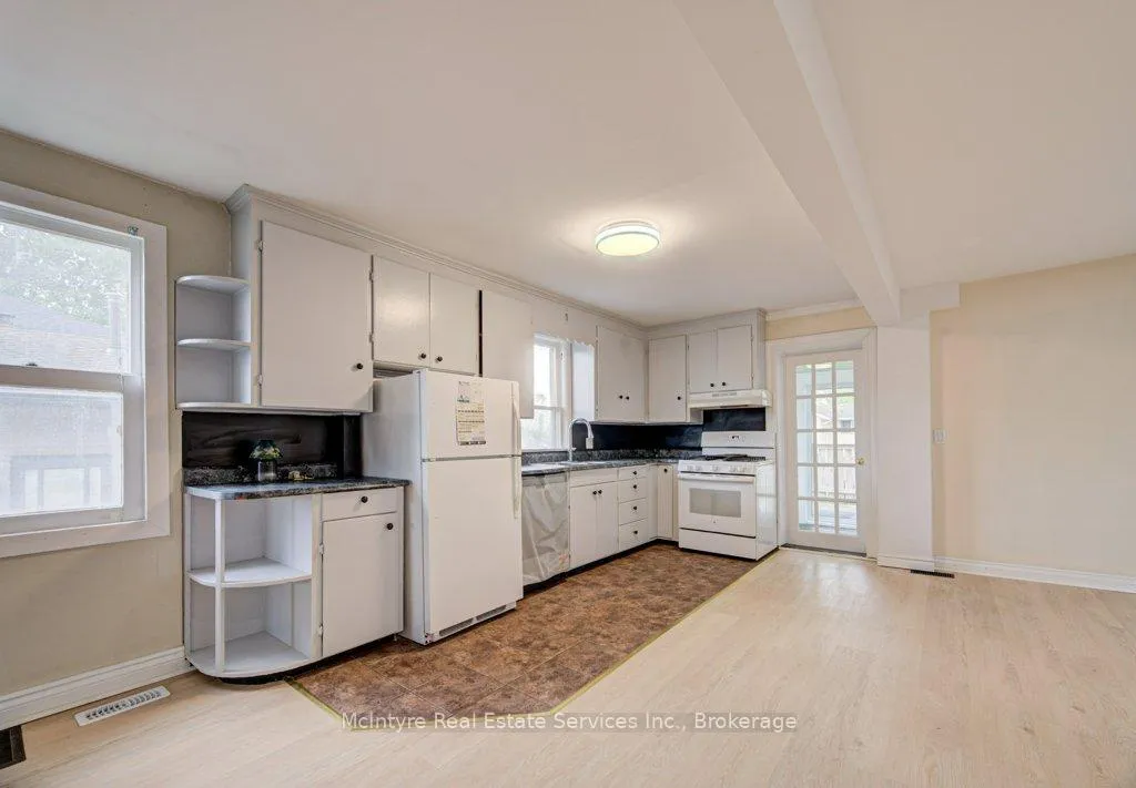 Photo 11 of 59 4th Avenue, Cambridge — HOMEH