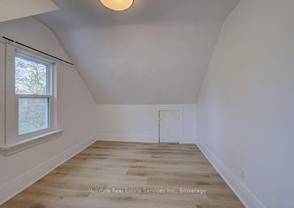 Photo 23 of 59 4th Avenue, Cambridge — HOMEH