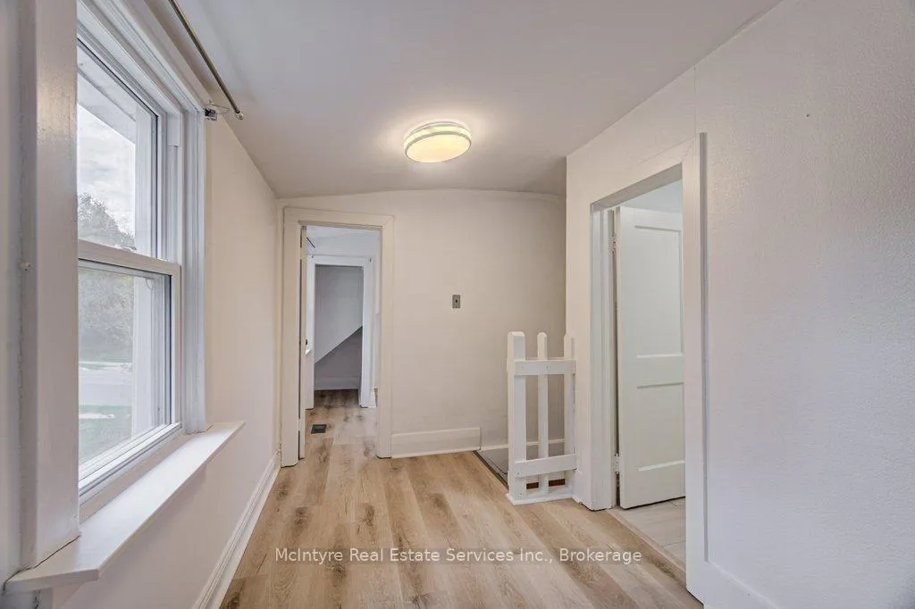 Photo 26 of 59 4th Avenue, Cambridge — HOMEH