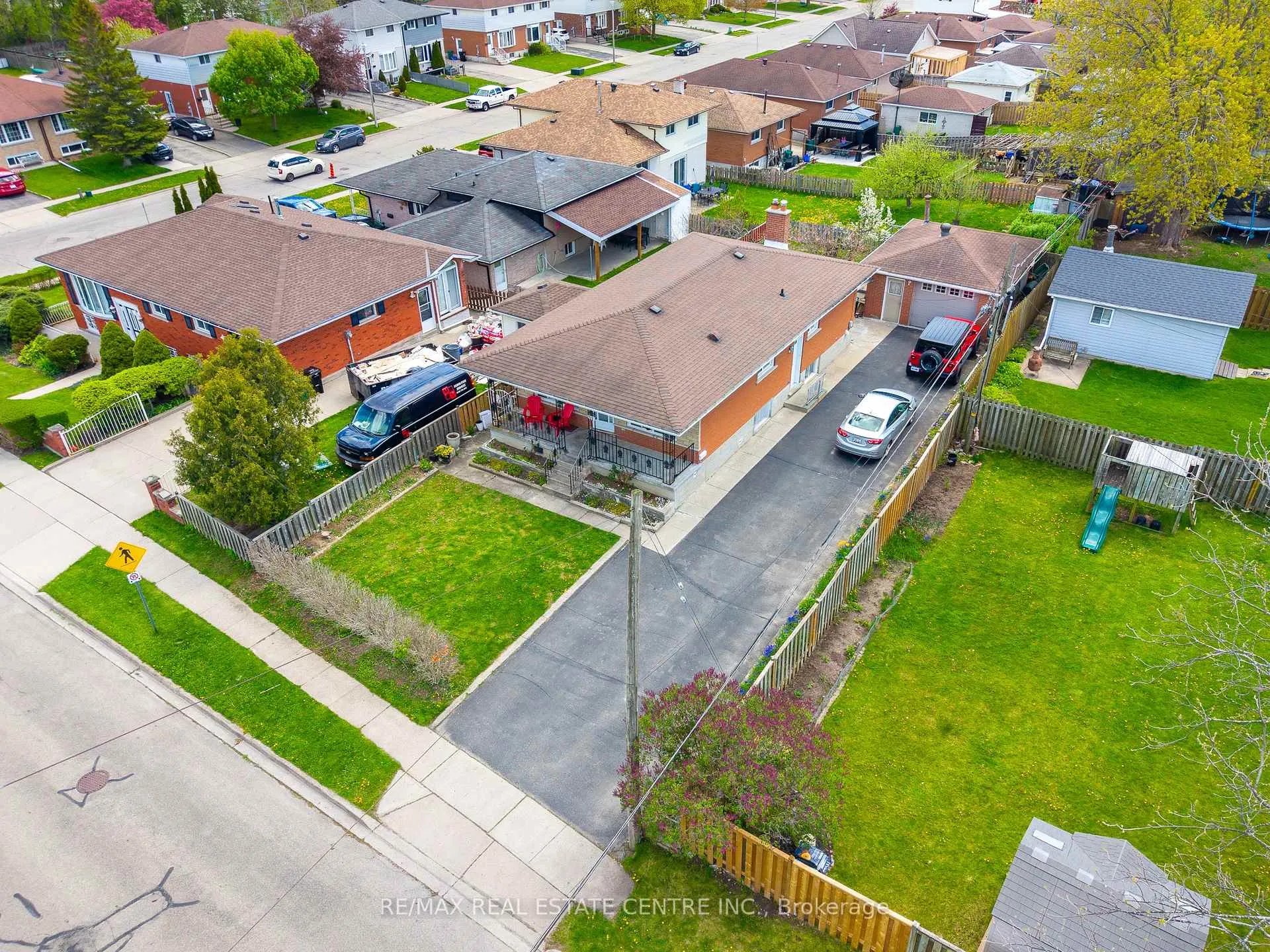 Photo 1 of 211 Ballantyne Avenue, Cambridge, Christopher-Champlain — HOMEH