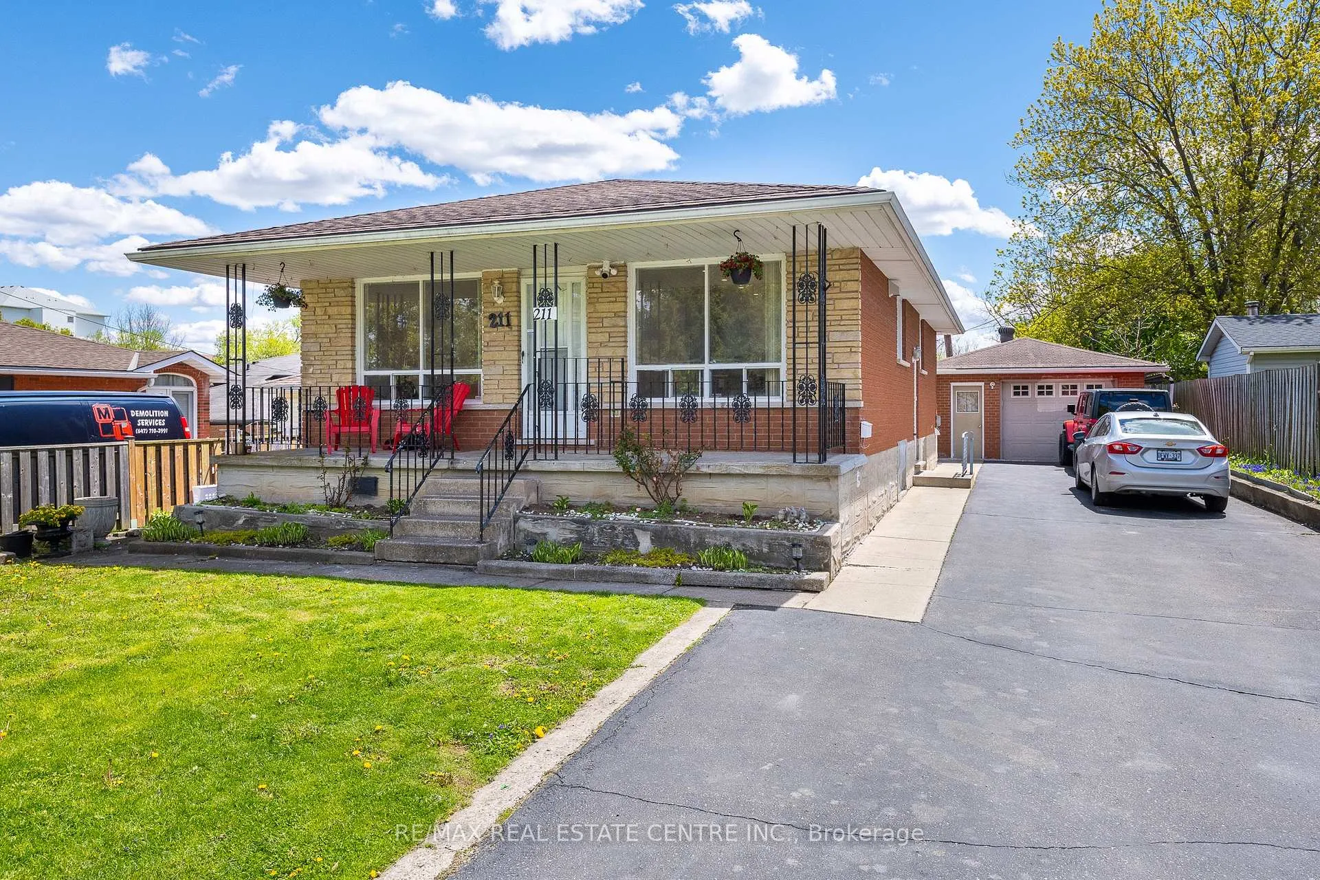 Photo 3 of 211 Ballantyne Avenue, Cambridge, Christopher-Champlain — HOMEH