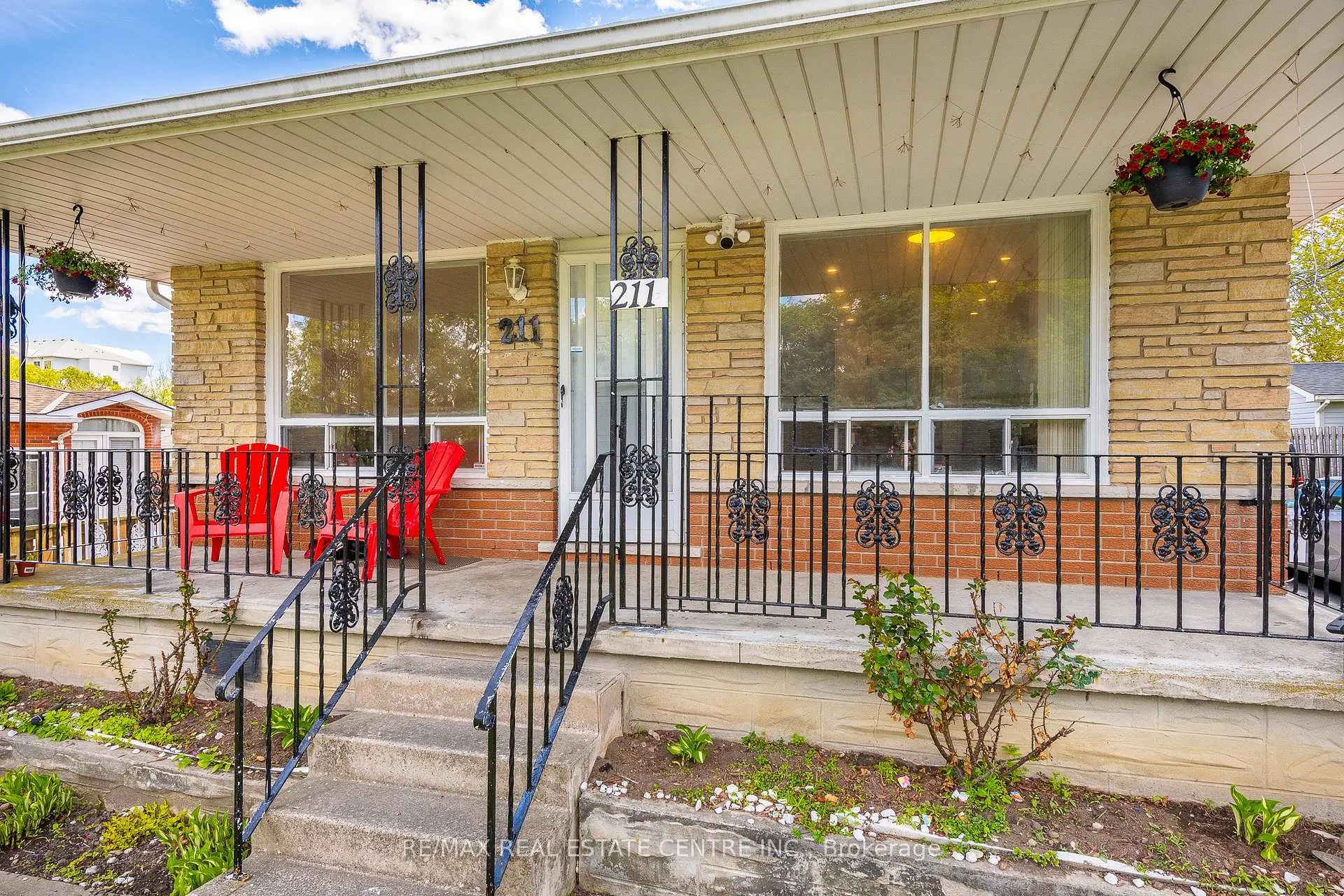 Photo 4 of 211 Ballantyne Avenue, Cambridge, Christopher-Champlain — HOMEH