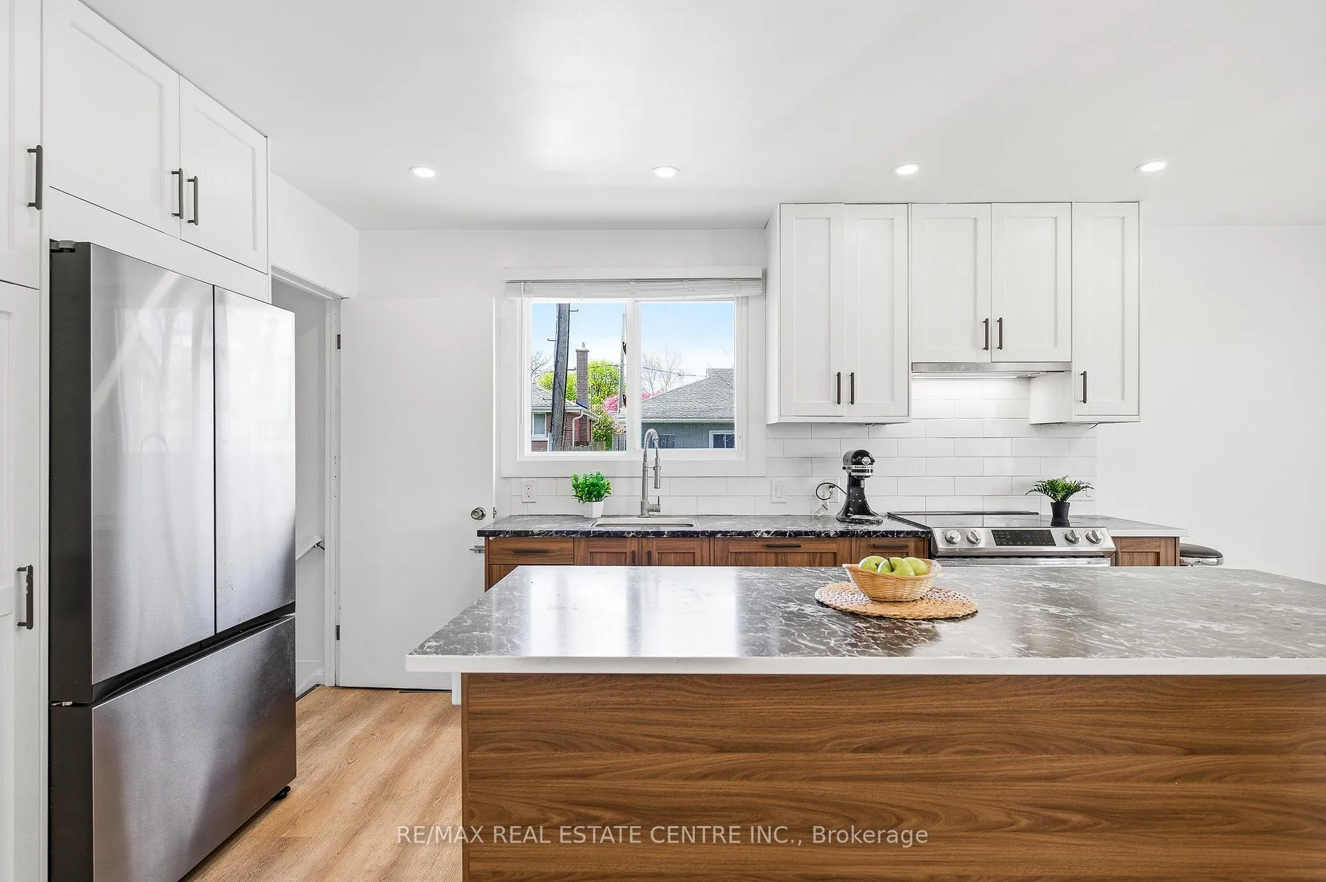 Photo 11 of 211 Ballantyne Avenue, Cambridge, Christopher-Champlain — HOMEH