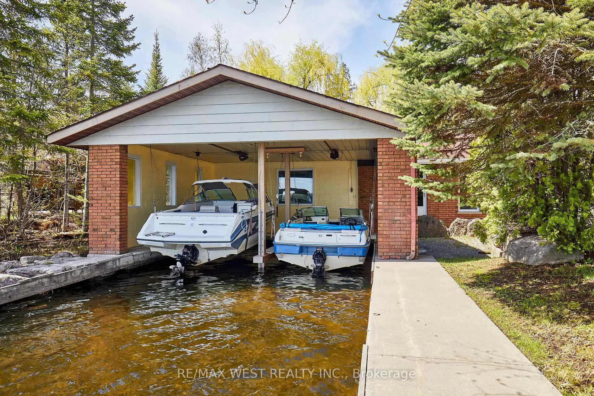 Photo 8 of 557 Riverside Drive, Trent Lakes — HOMEH