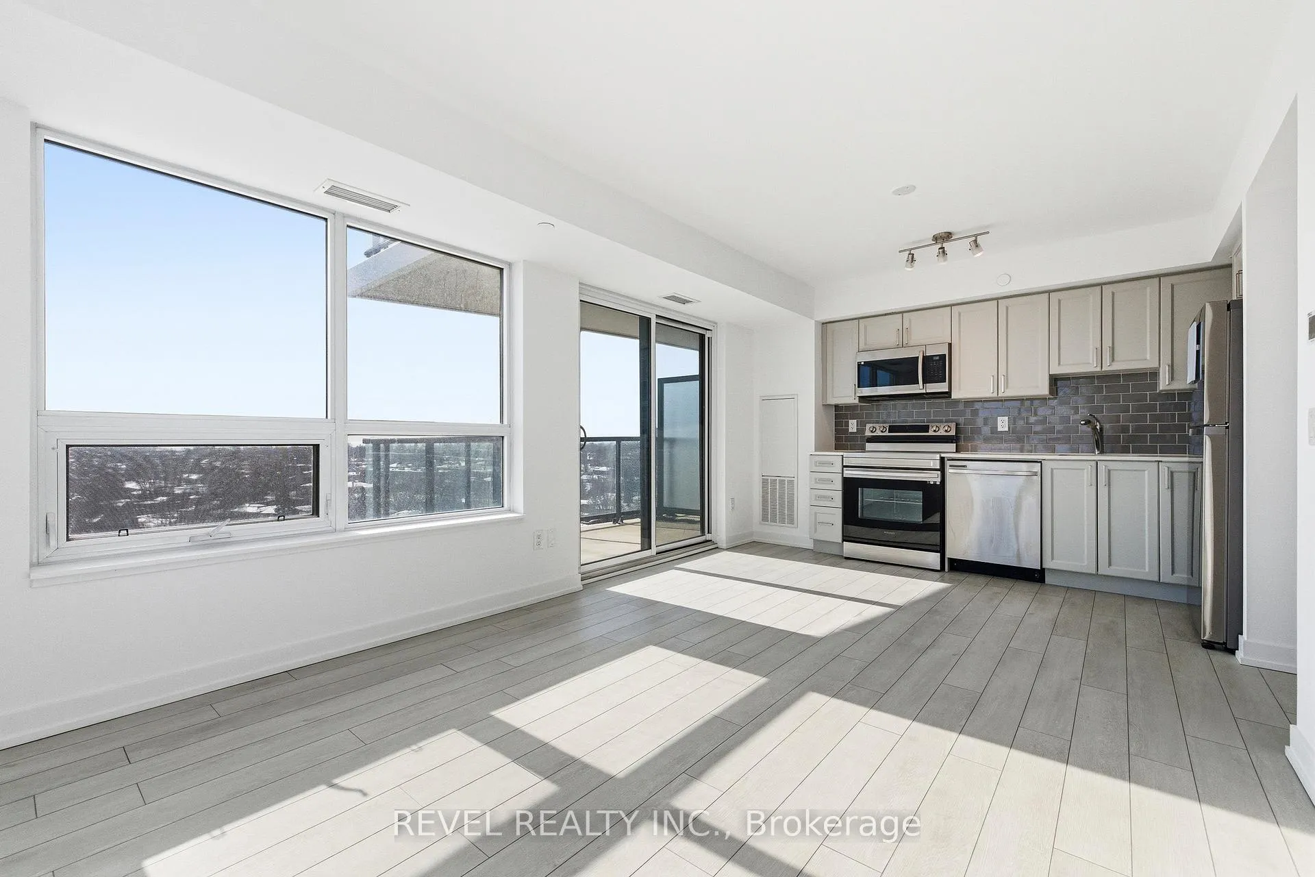 Photo 10 of Unit 912, 1480 Bayly Street, Pickering, Bay Ridges — HOMEH