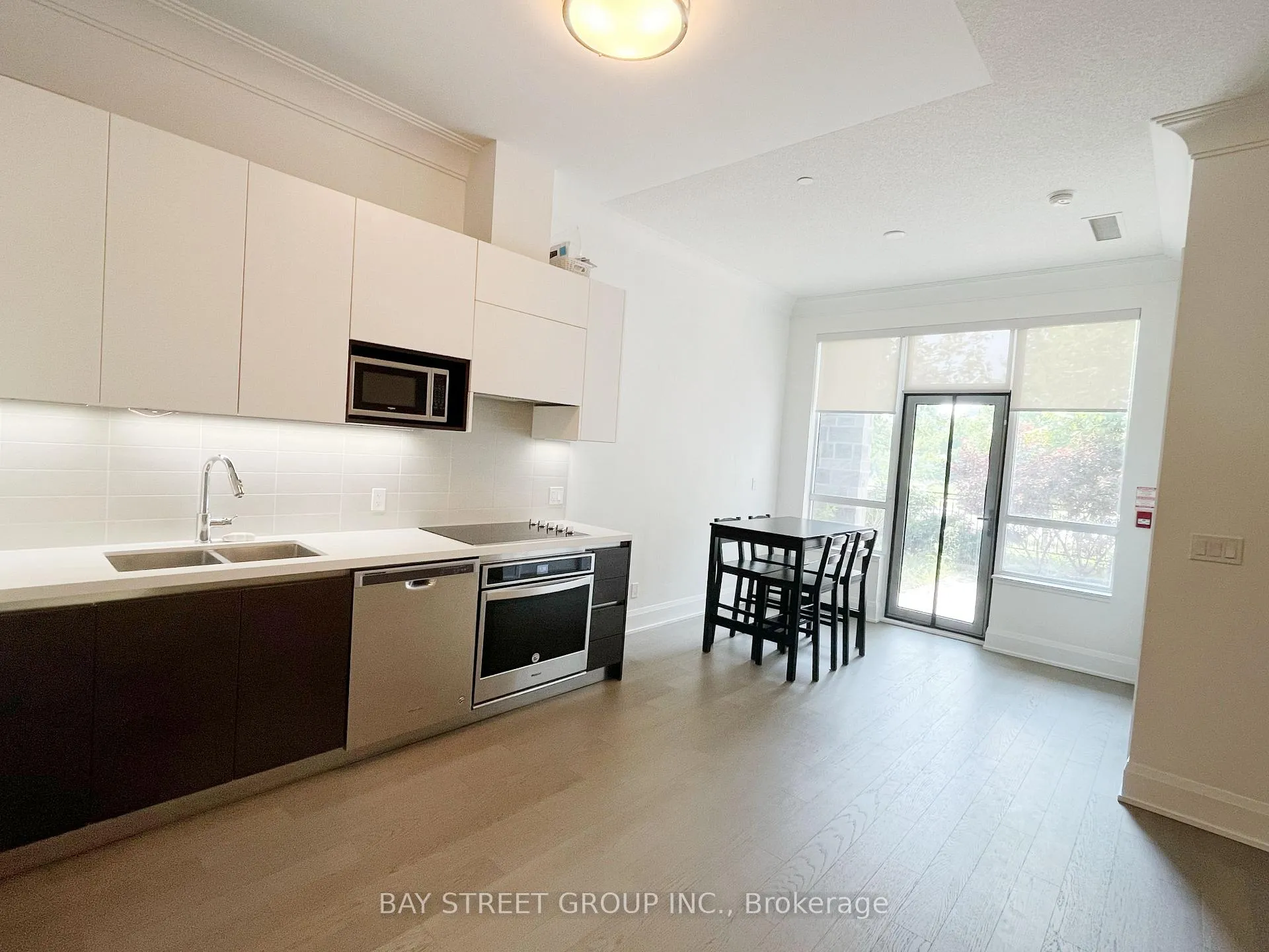 Photo 4 of Unit 107, 15 Water Walk Drive, Markham, Unionville — HOMEH