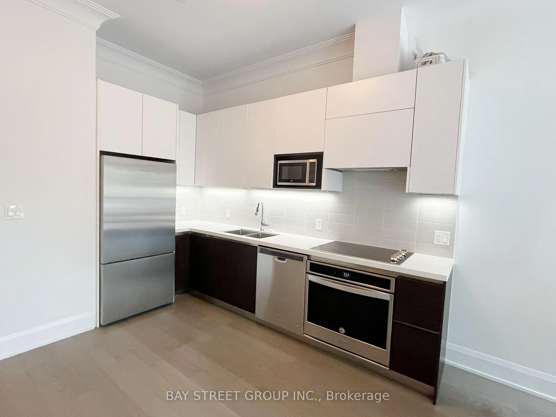 Photo 5 of Unit 107, 15 Water Walk Drive, Markham, Unionville — HOMEH