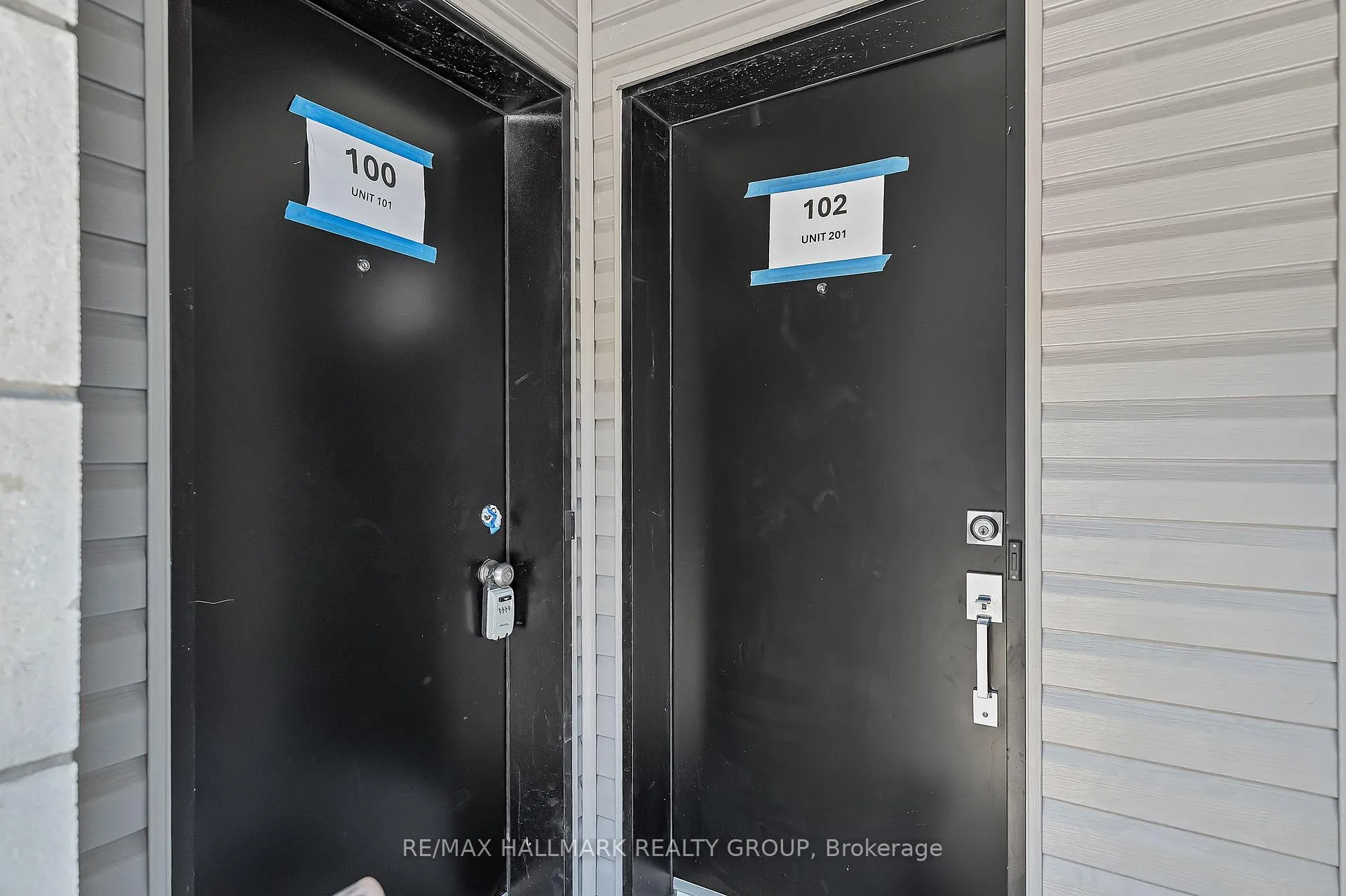 Photo 2 of 102 Casita Private, Ottawa, Mer Bleue/Bradley Estates/Anderson Park — HOMEH