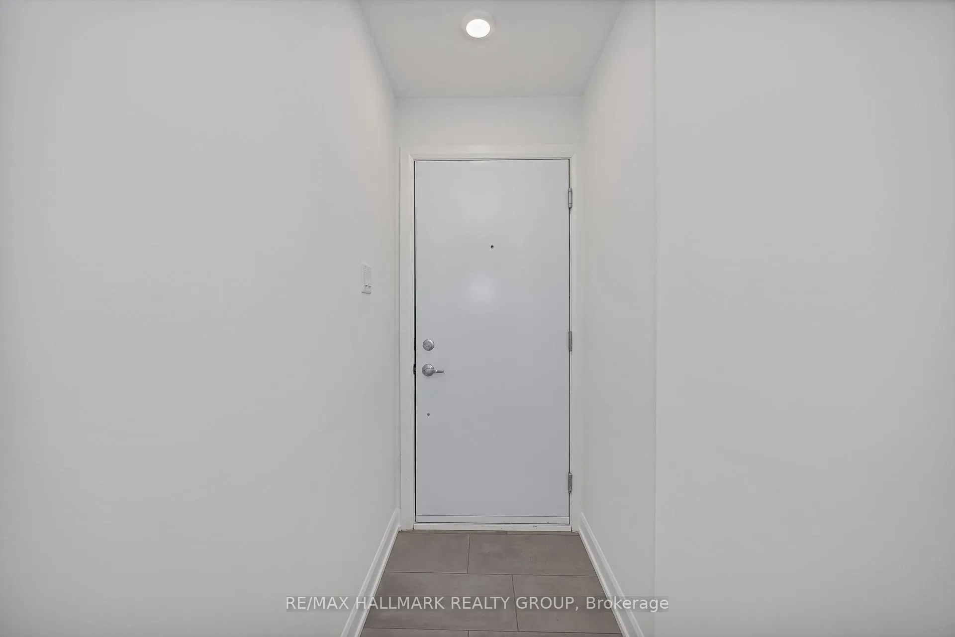 Photo 3 of 102 Casita Private, Ottawa, Mer Bleue/Bradley Estates/Anderson Park — HOMEH