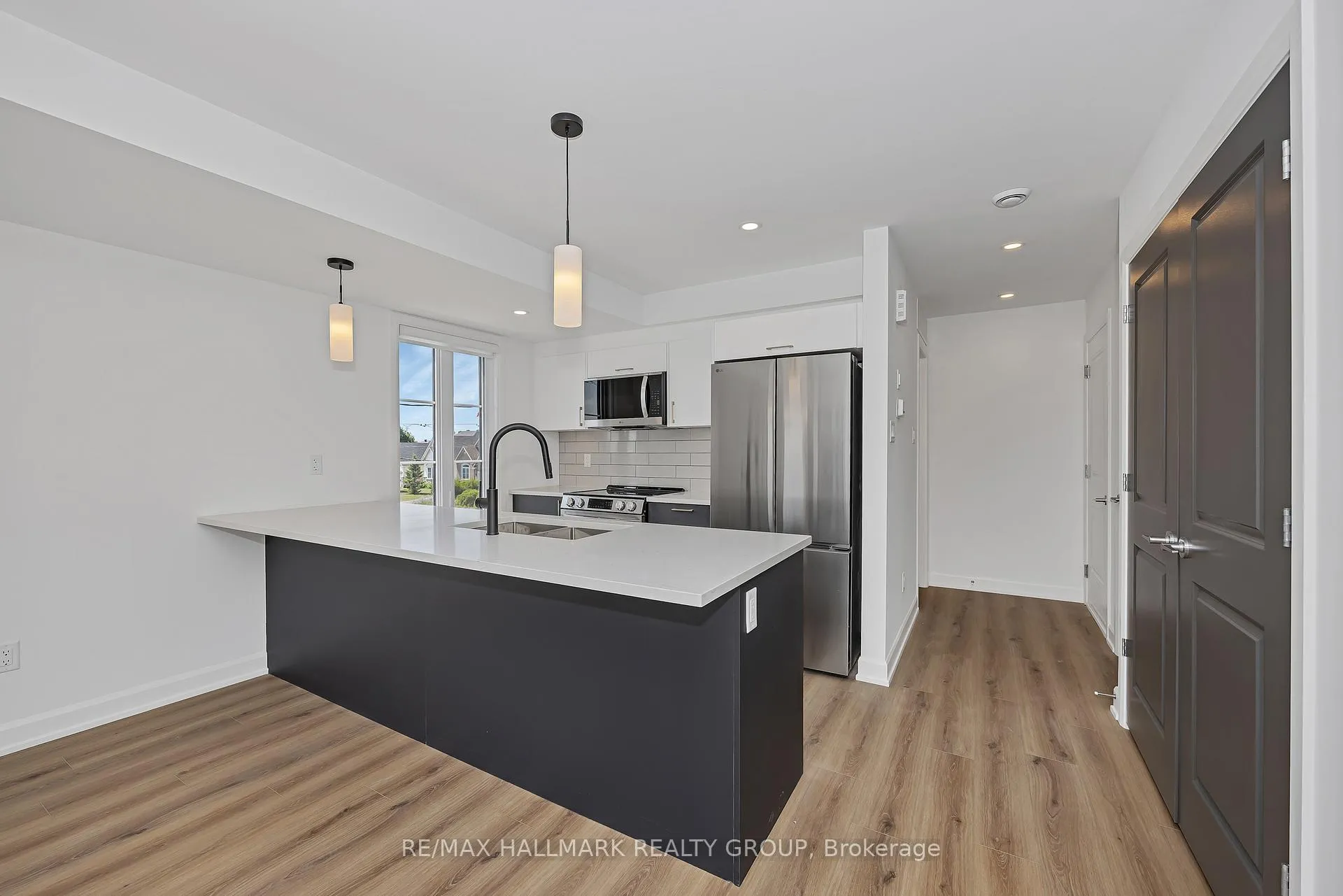 Photo 5 of 102 Casita Private, Ottawa, Mer Bleue/Bradley Estates/Anderson Park — HOMEH