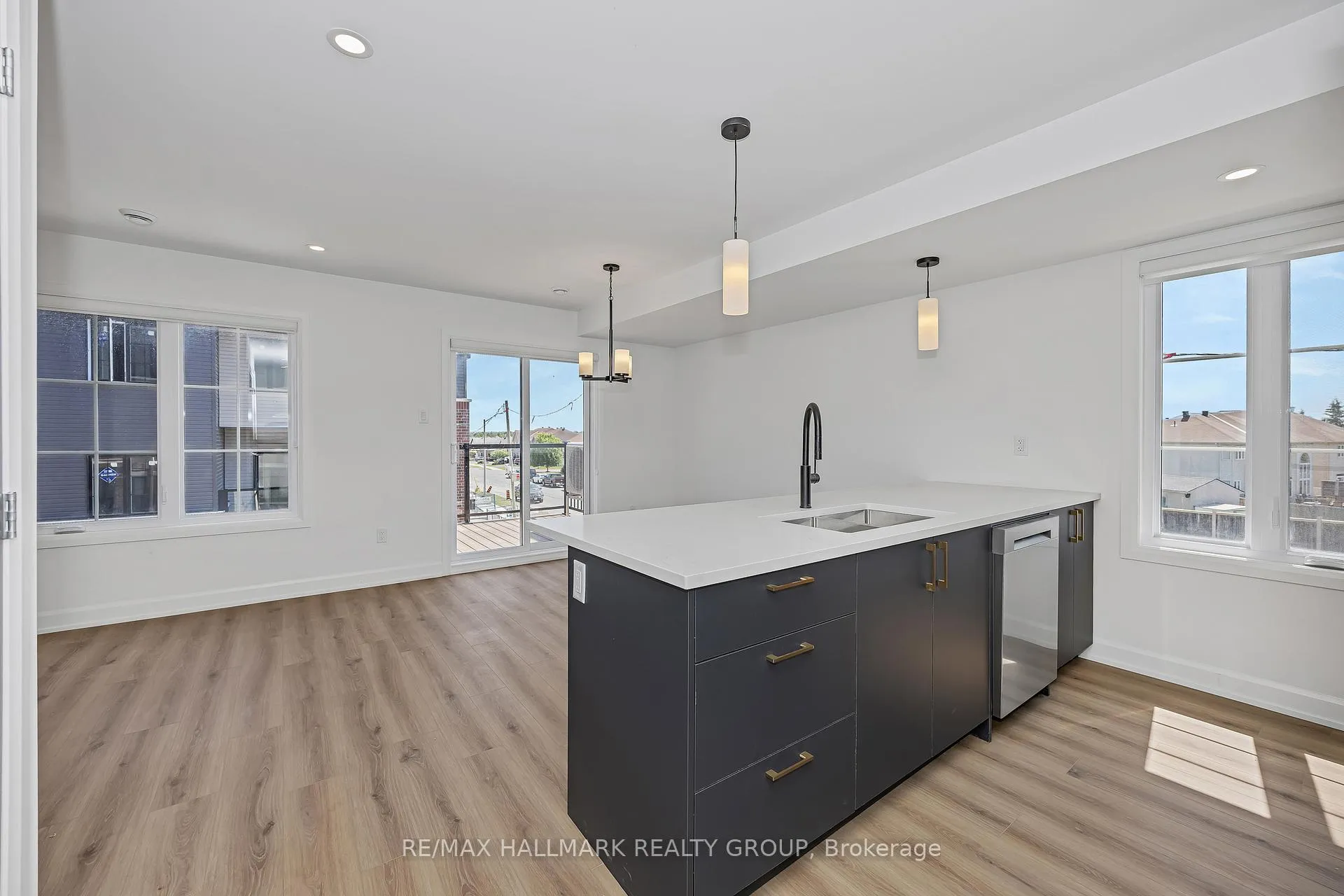 Photo 6 of 102 Casita Private, Ottawa, Mer Bleue/Bradley Estates/Anderson Park — HOMEH