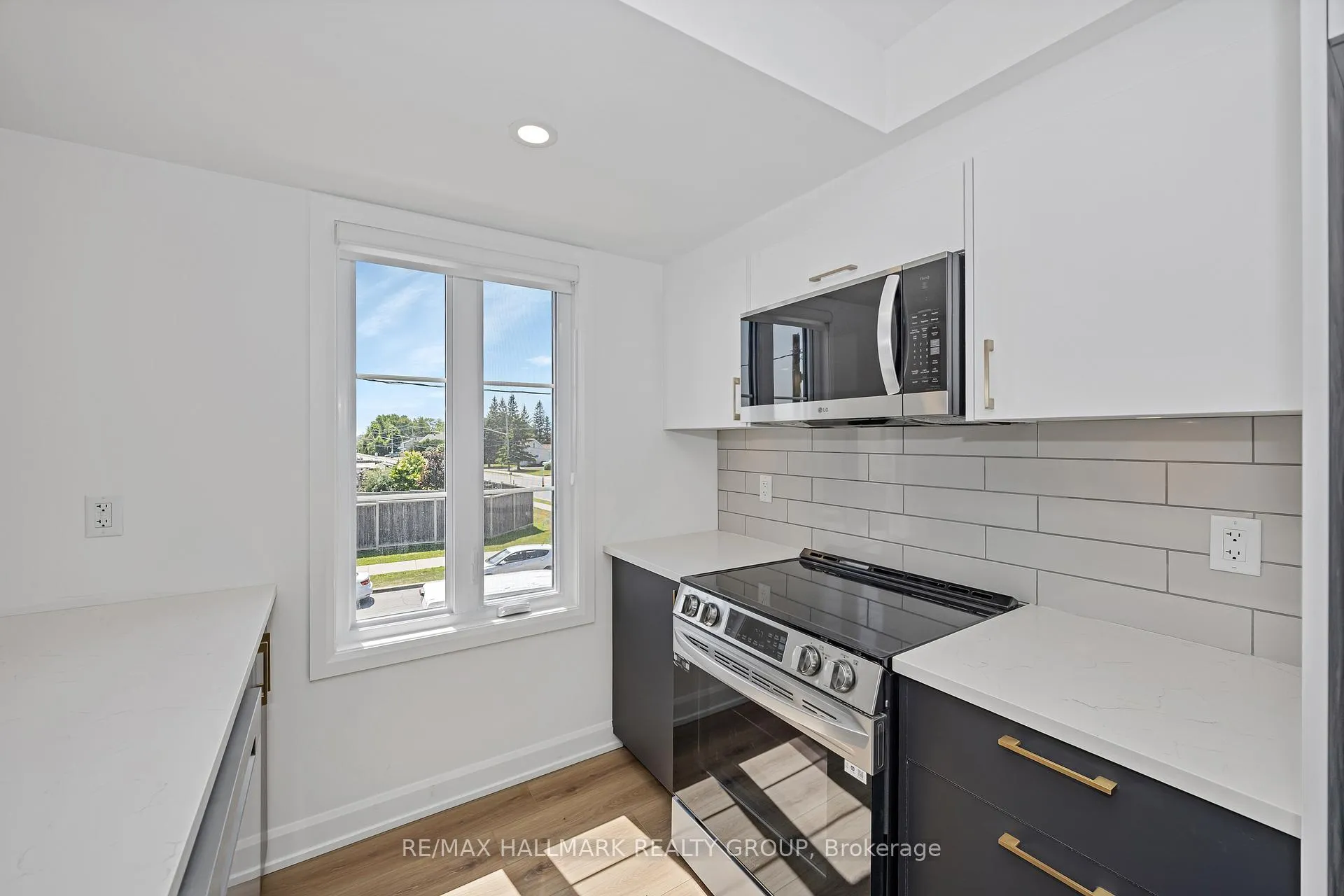 Photo 8 of 102 Casita Private, Ottawa, Mer Bleue/Bradley Estates/Anderson Park — HOMEH