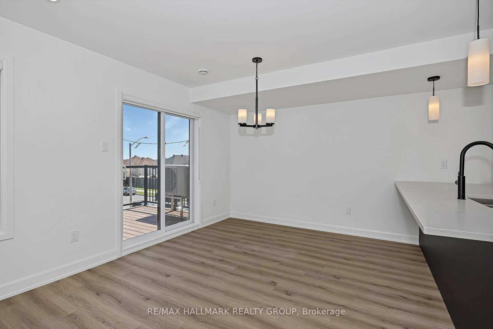Photo 10 of 102 Casita Private, Ottawa, Mer Bleue/Bradley Estates/Anderson Park — HOMEH