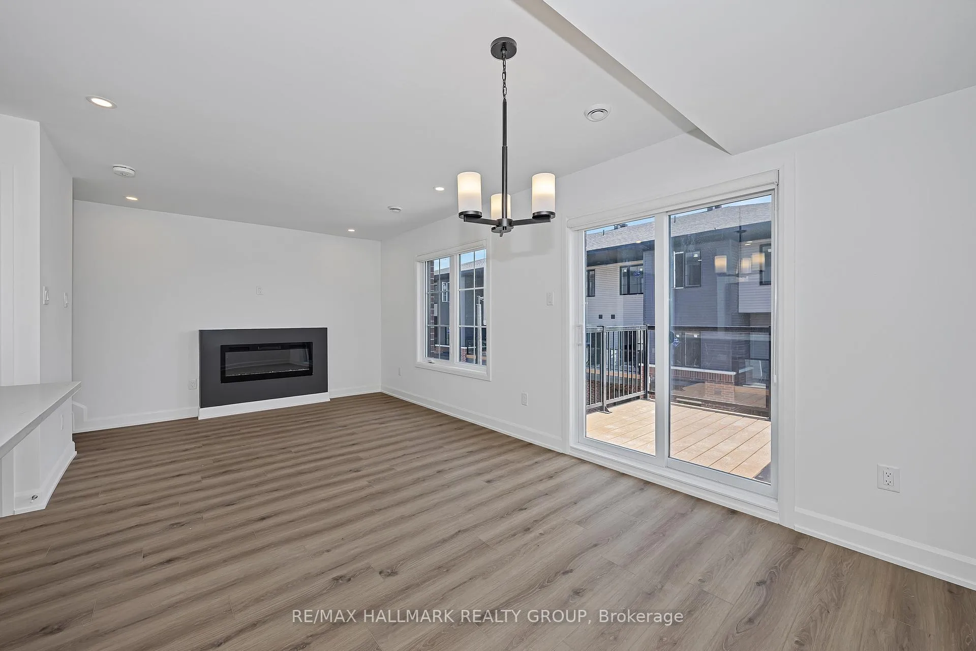 Photo 11 of 102 Casita Private, Ottawa, Mer Bleue/Bradley Estates/Anderson Park — HOMEH