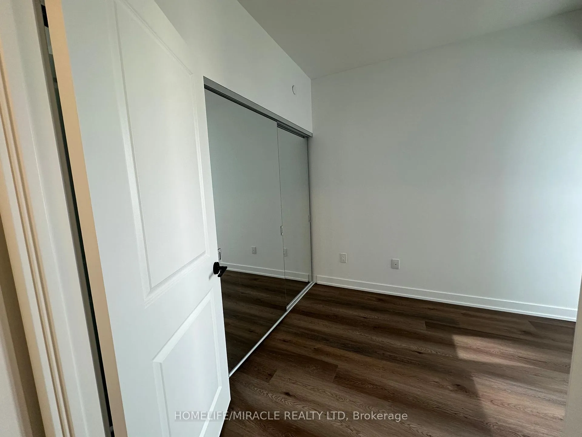 Photo 6 of Unit 603, 2075 Lakeshore Road, Burlington, Brant — HOMEH