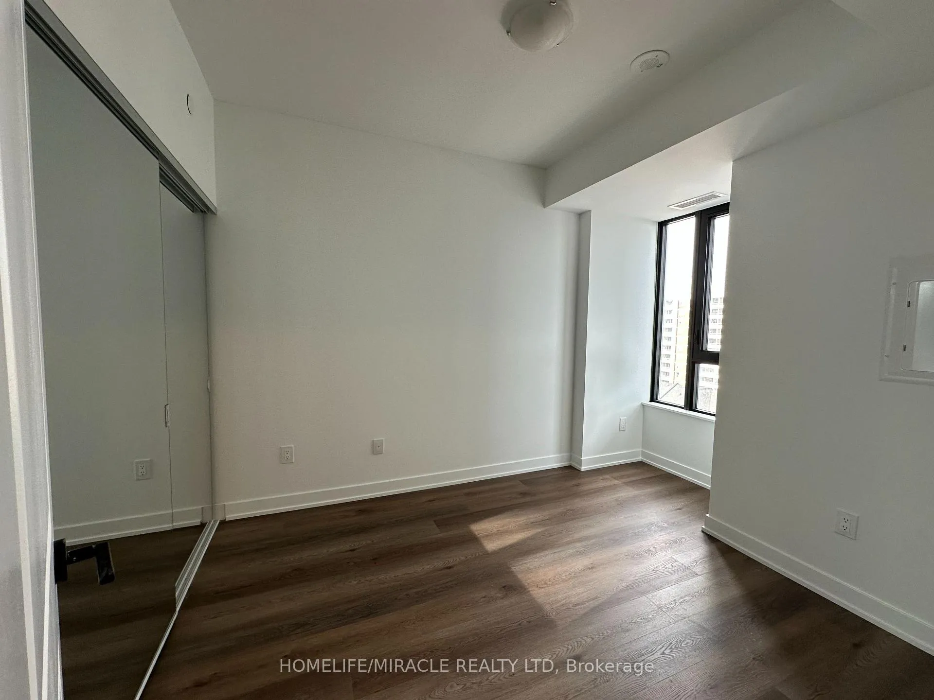 Photo 7 of Unit 603, 2075 Lakeshore Road, Burlington, Brant — HOMEH