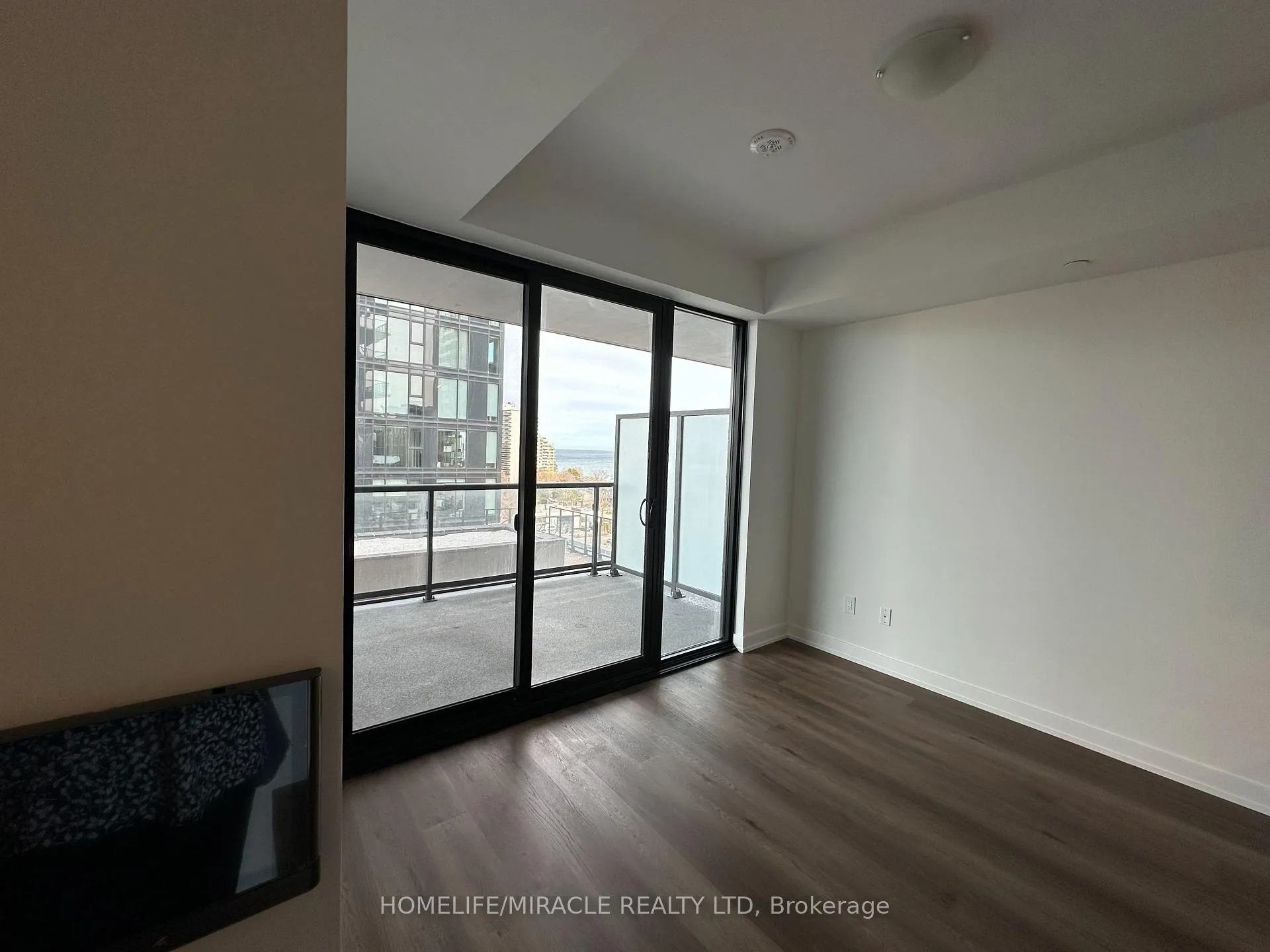 Photo 12 of Unit 603, 2075 Lakeshore Road, Burlington, Brant — HOMEH