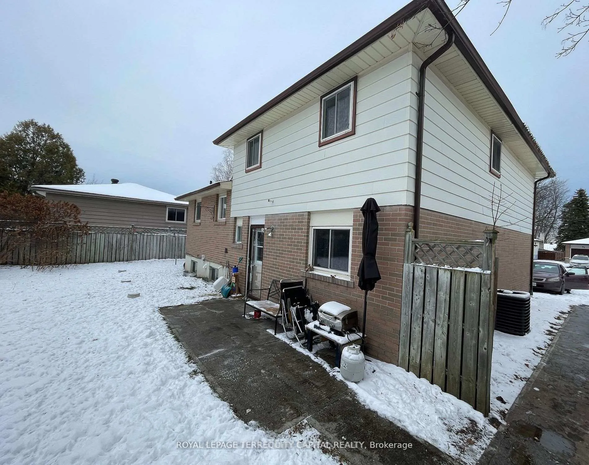 Photo 2 of 30 Thorncrest Road, Barrie, Allandale Heights — HOMEH
